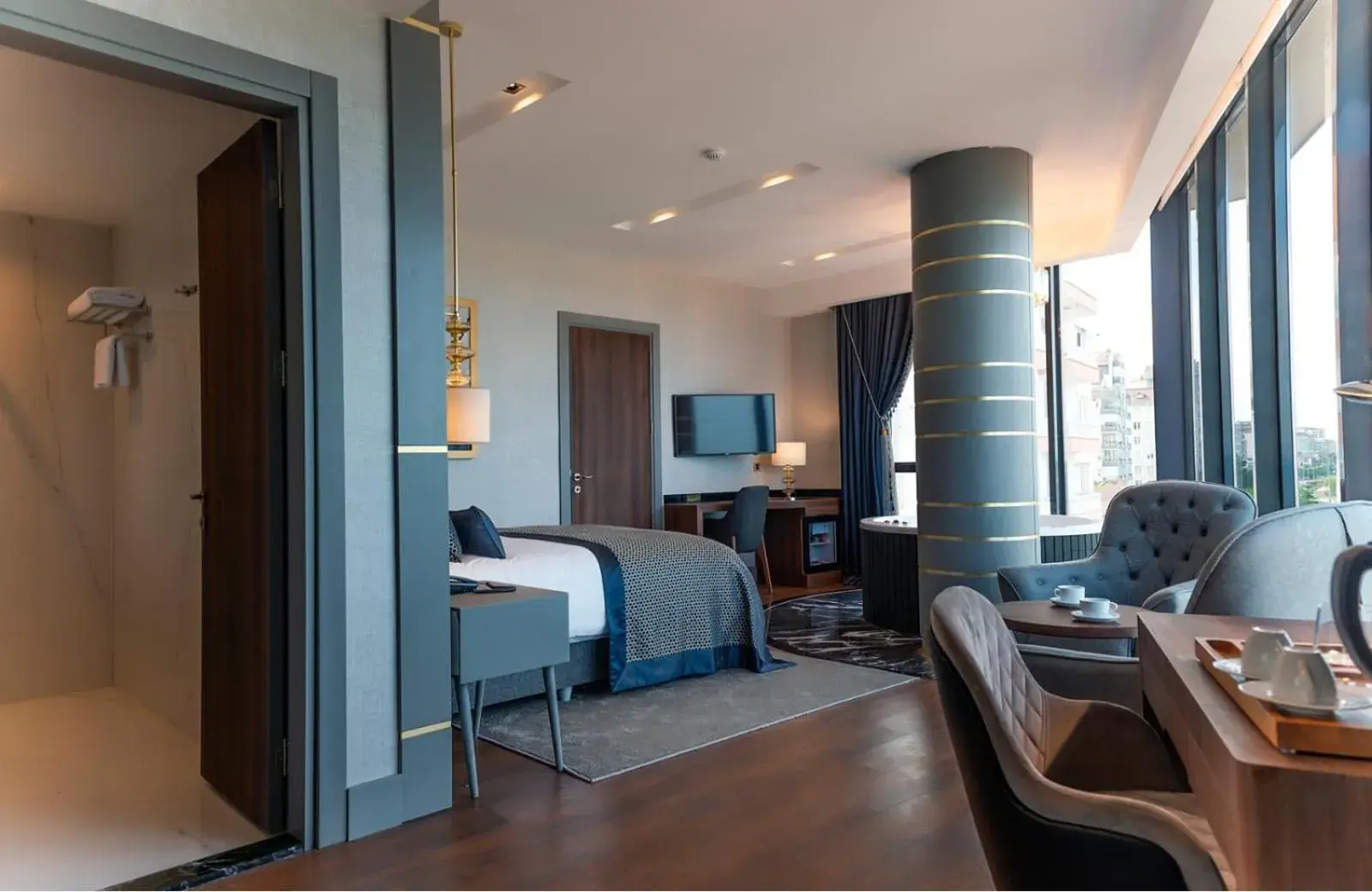 Deluxe Suite in B&C HOTEL Deluxe Suite in B&C HOTEL