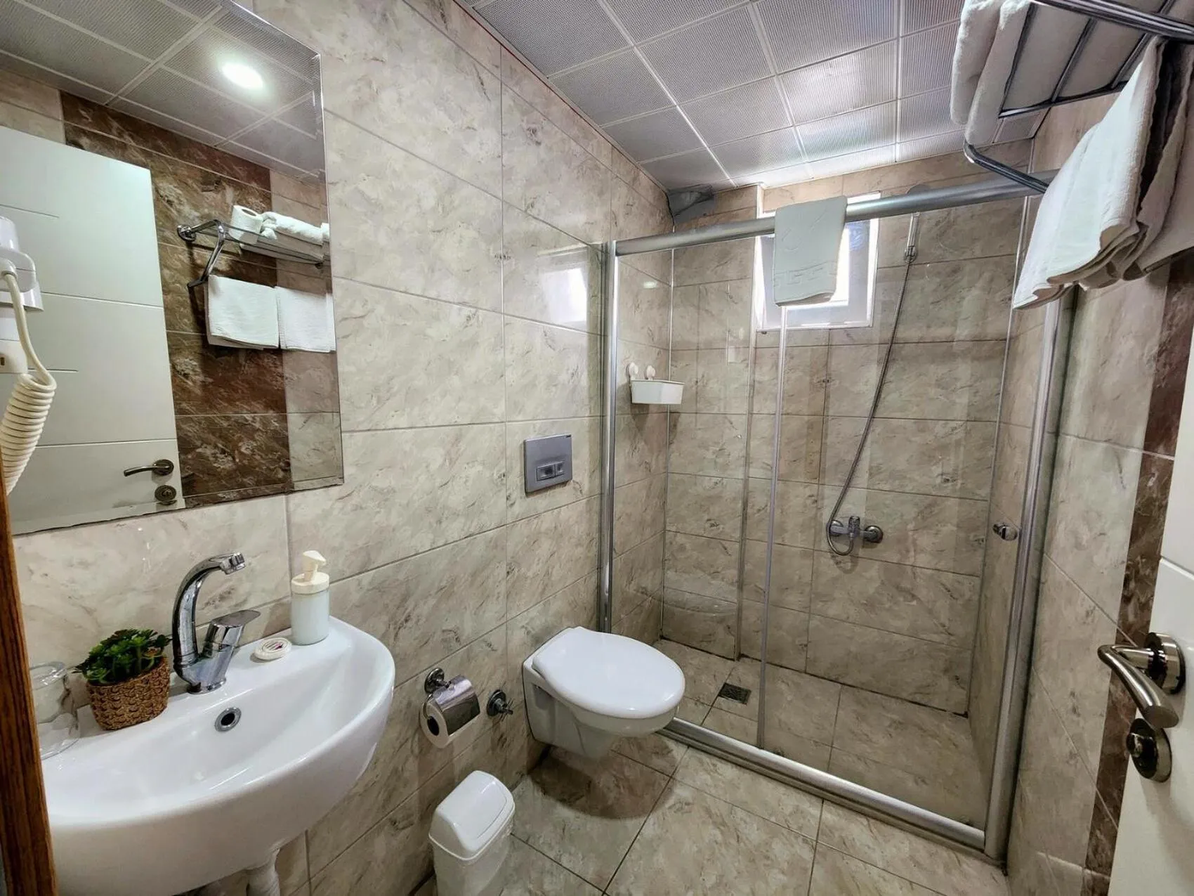 Bathroom in Karden Otel