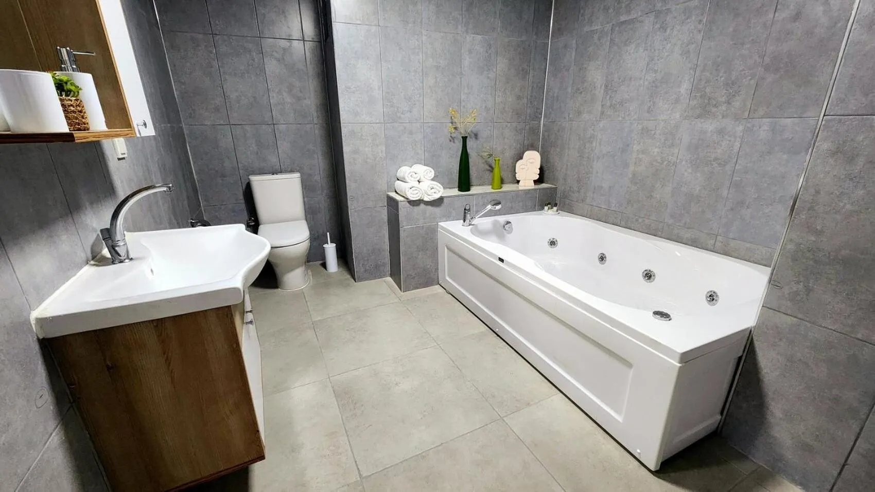 Hot Tub in Karden Otel