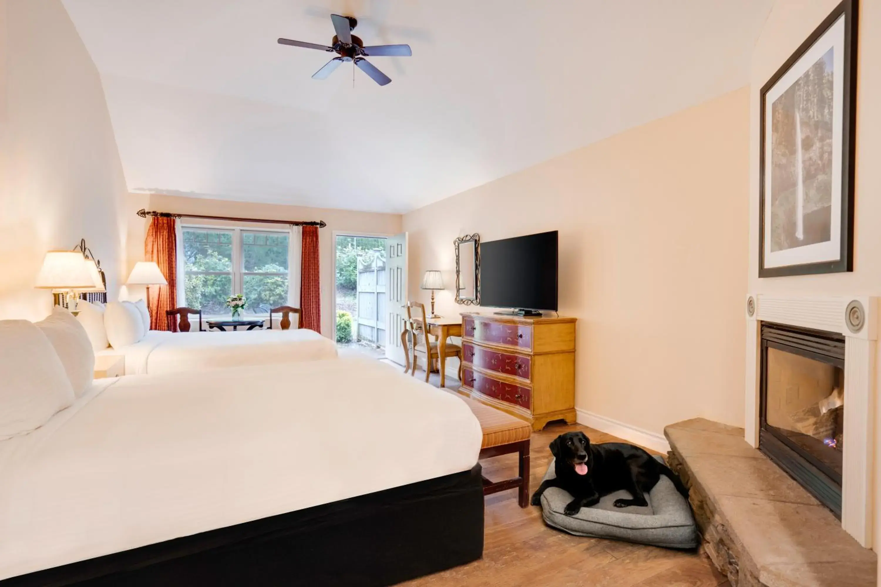 Standard Family Room in Oregon Garden Resort Standard Family Room in Oregon Garden Resort