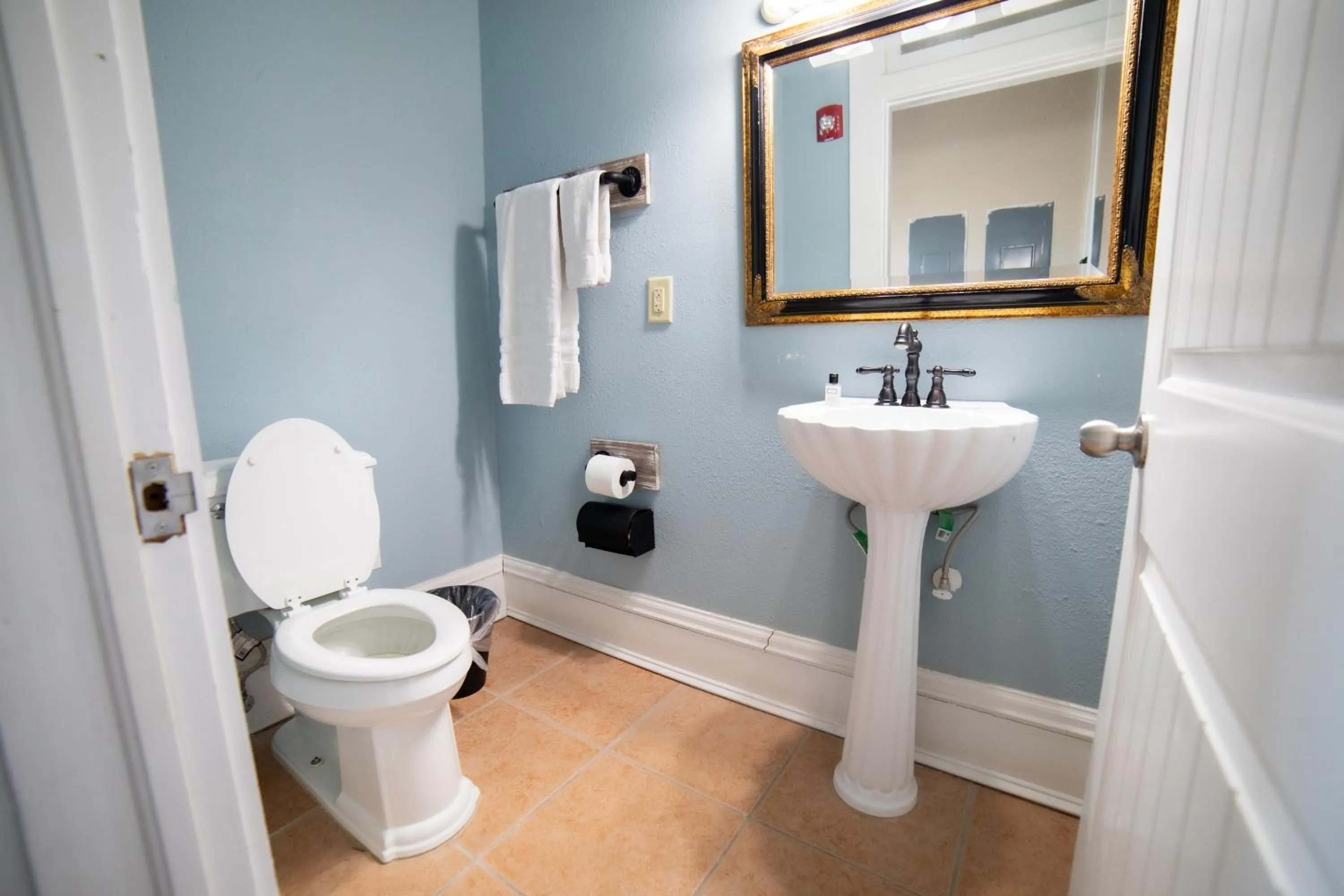 Public Bath in Oak Tree Hotel