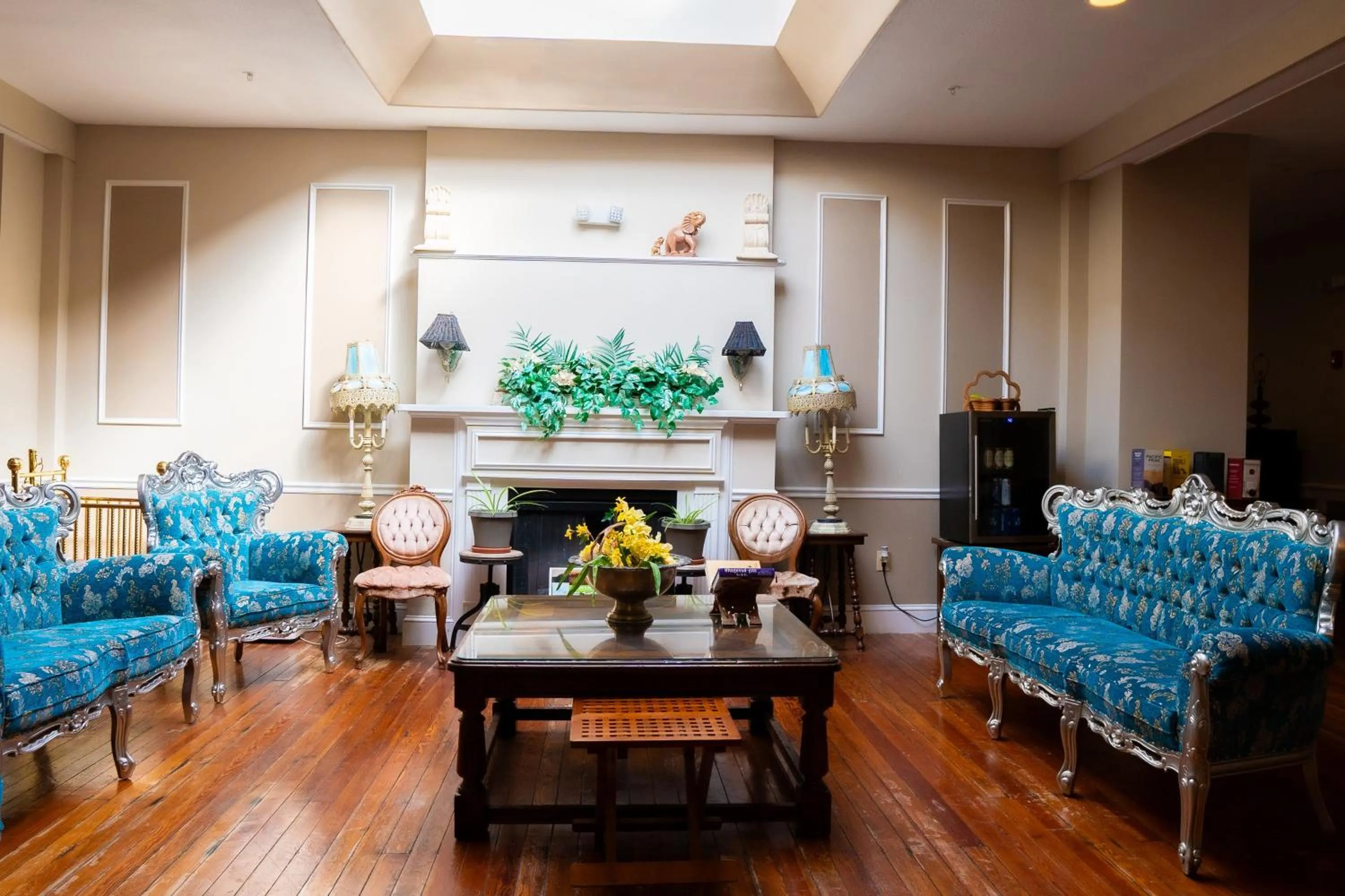 Time of day in Oak Tree Hotel