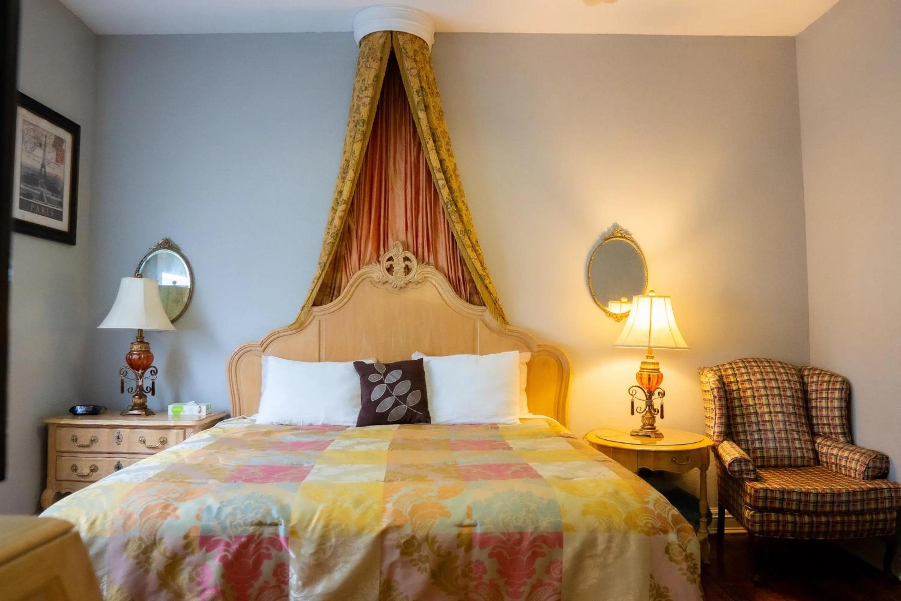 Bed in Oak Tree Hotel