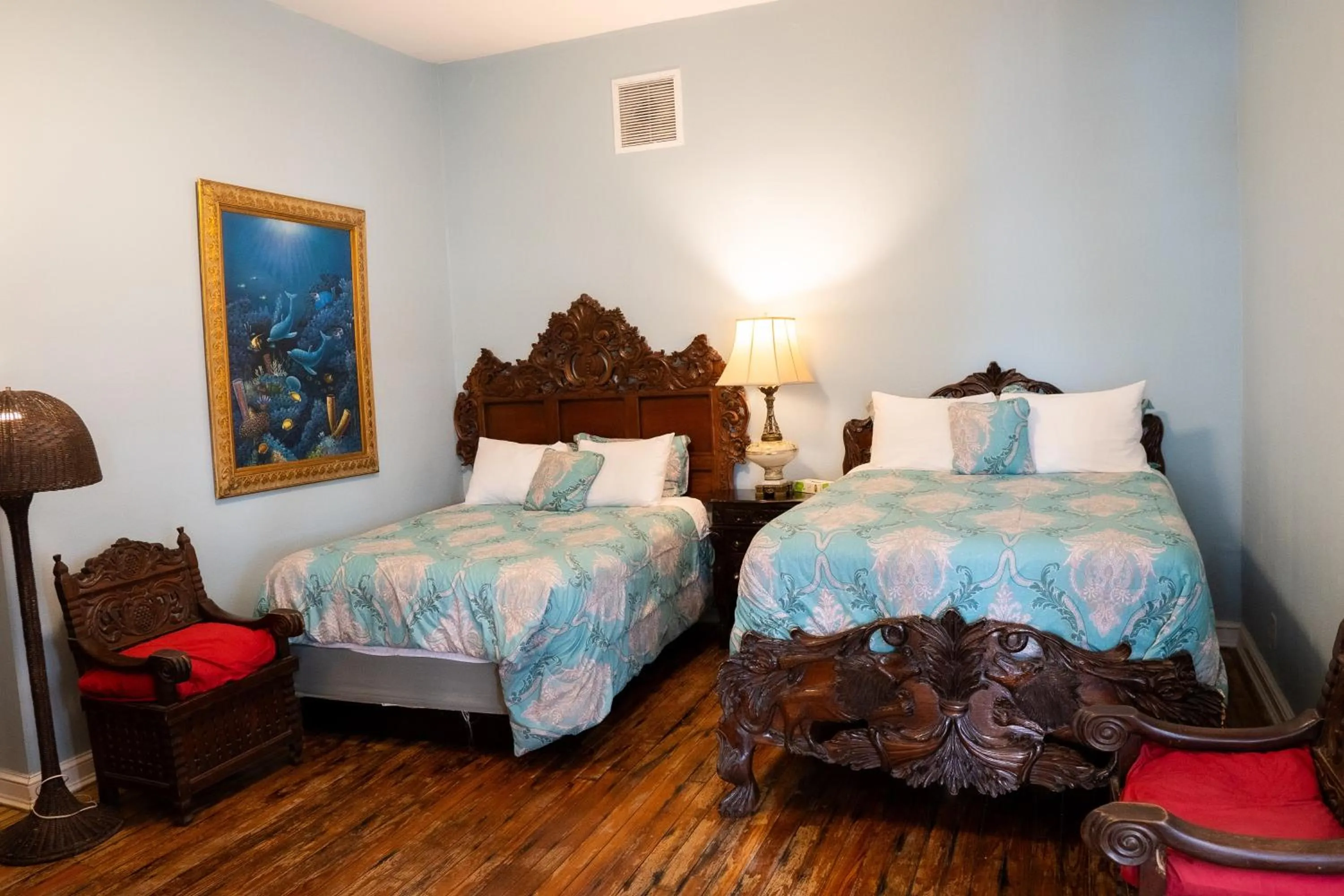 Bed in Oak Tree Hotel