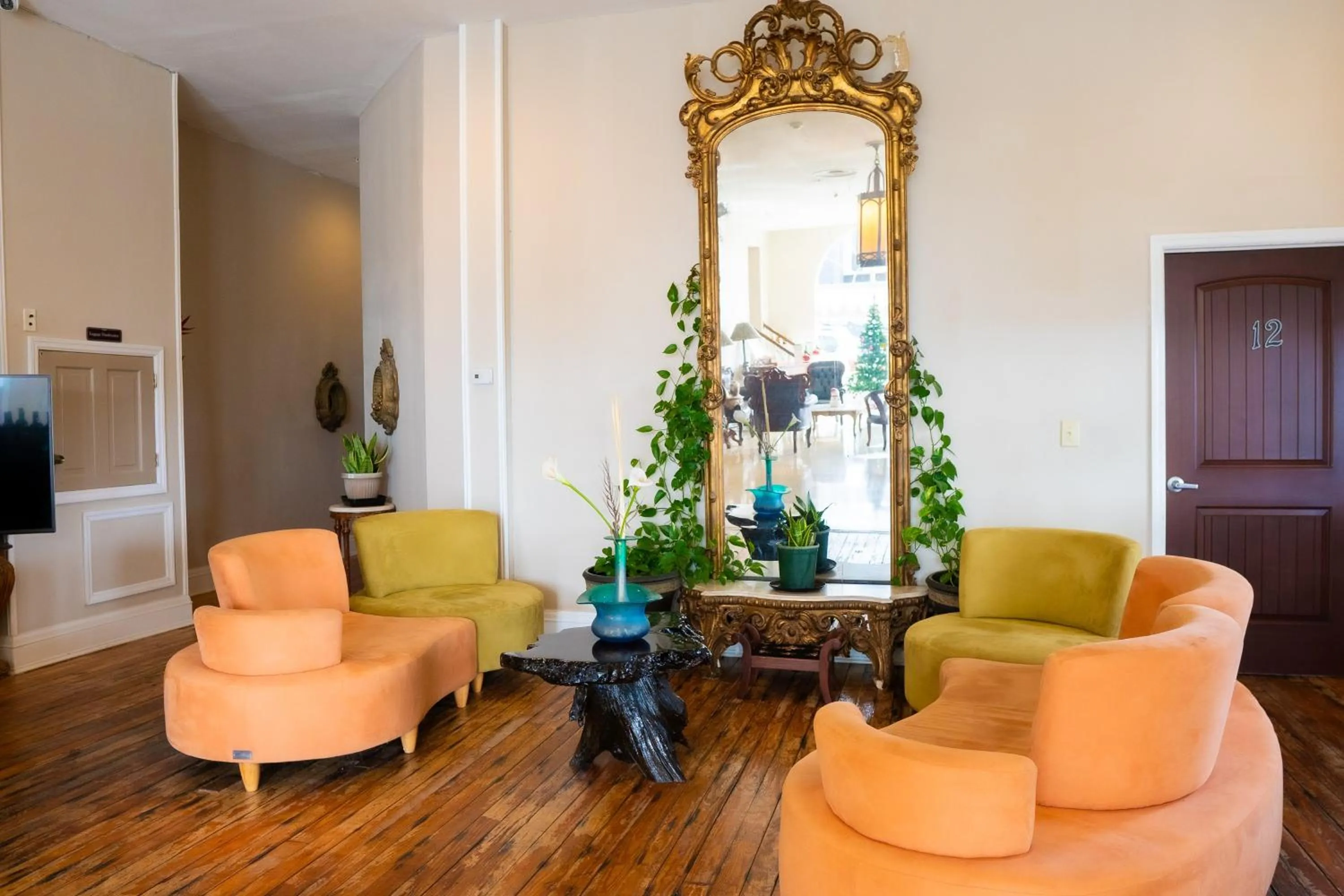 Lobby or reception in Oak Tree Hotel