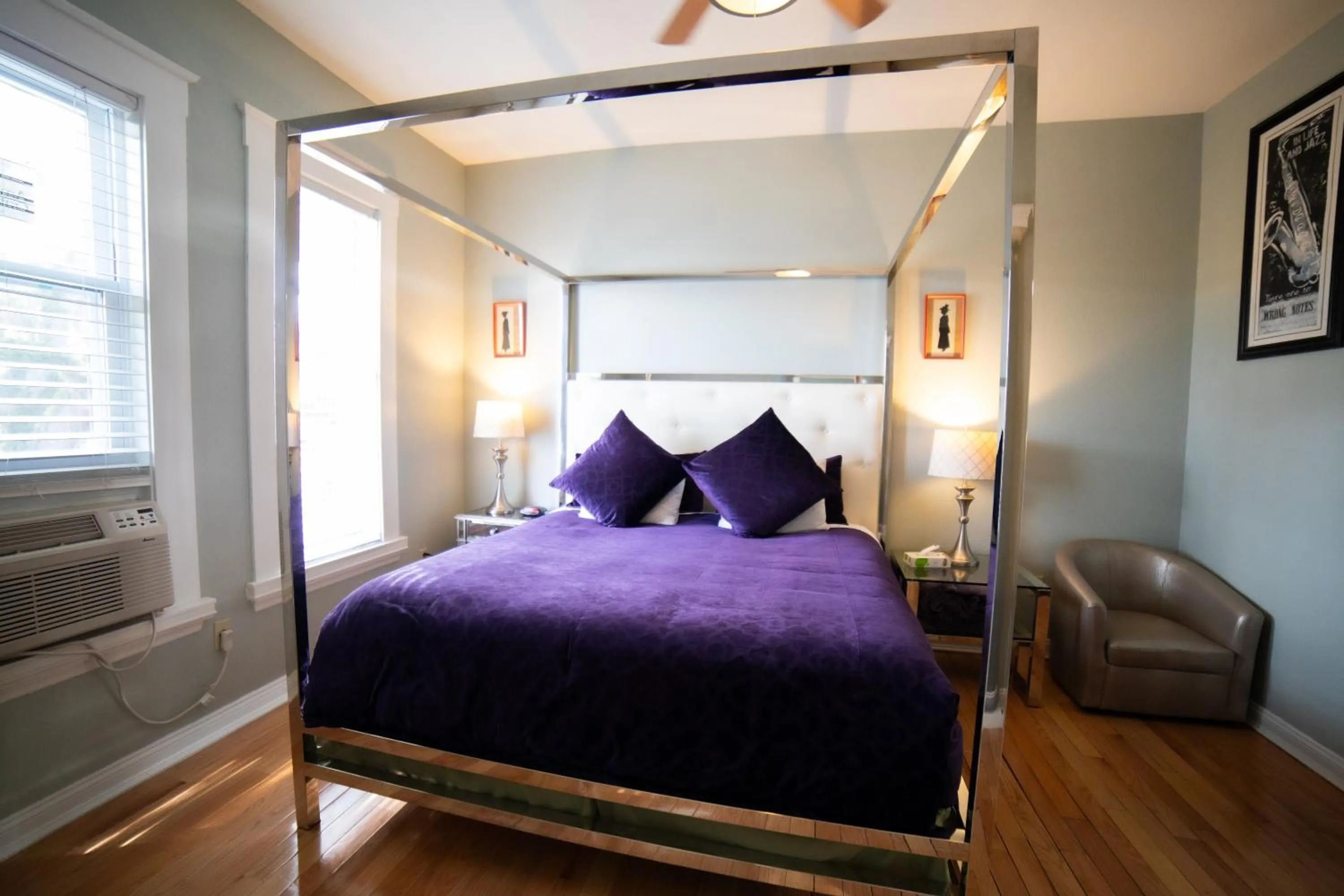 Bed in Oak Tree Hotel