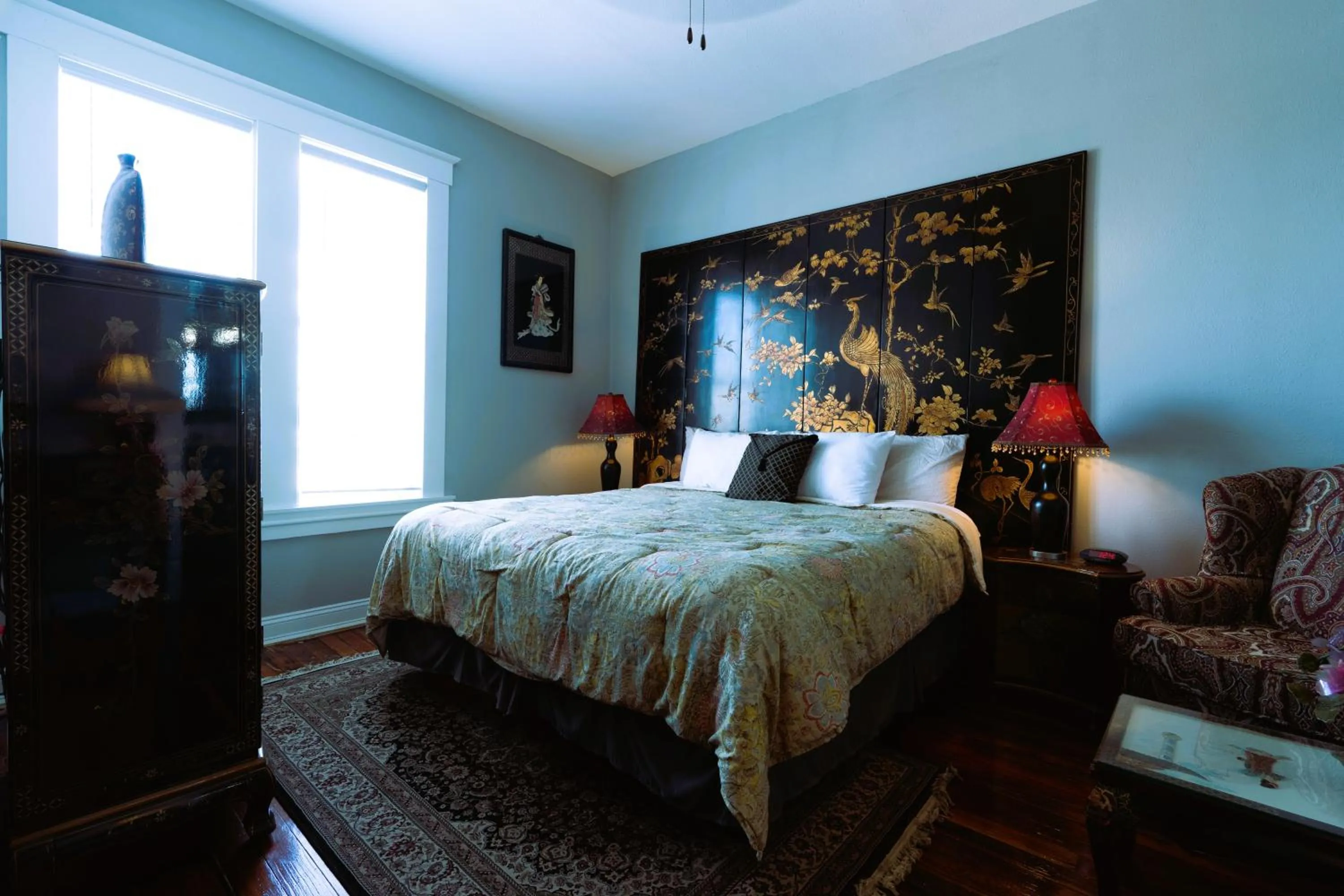 Bedroom, Bed in Oak Tree Hotel