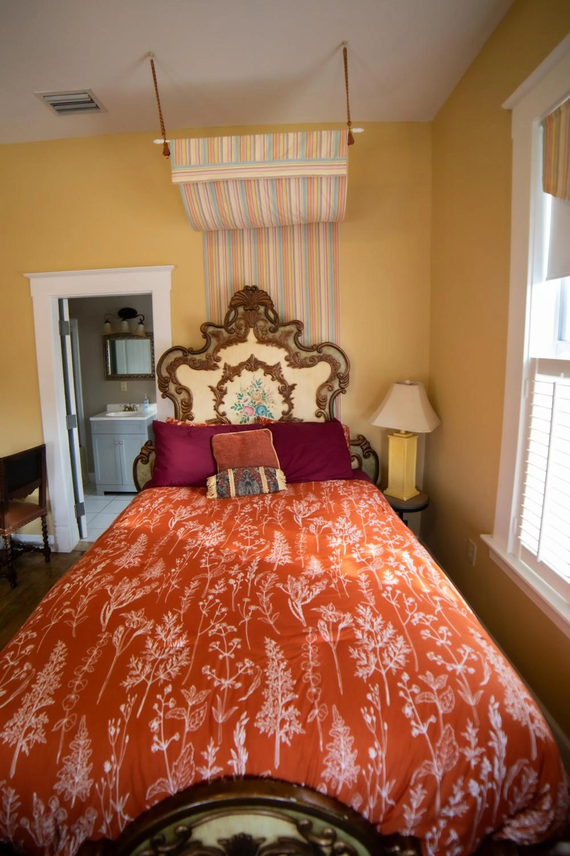 Bed in Oak Tree Hotel