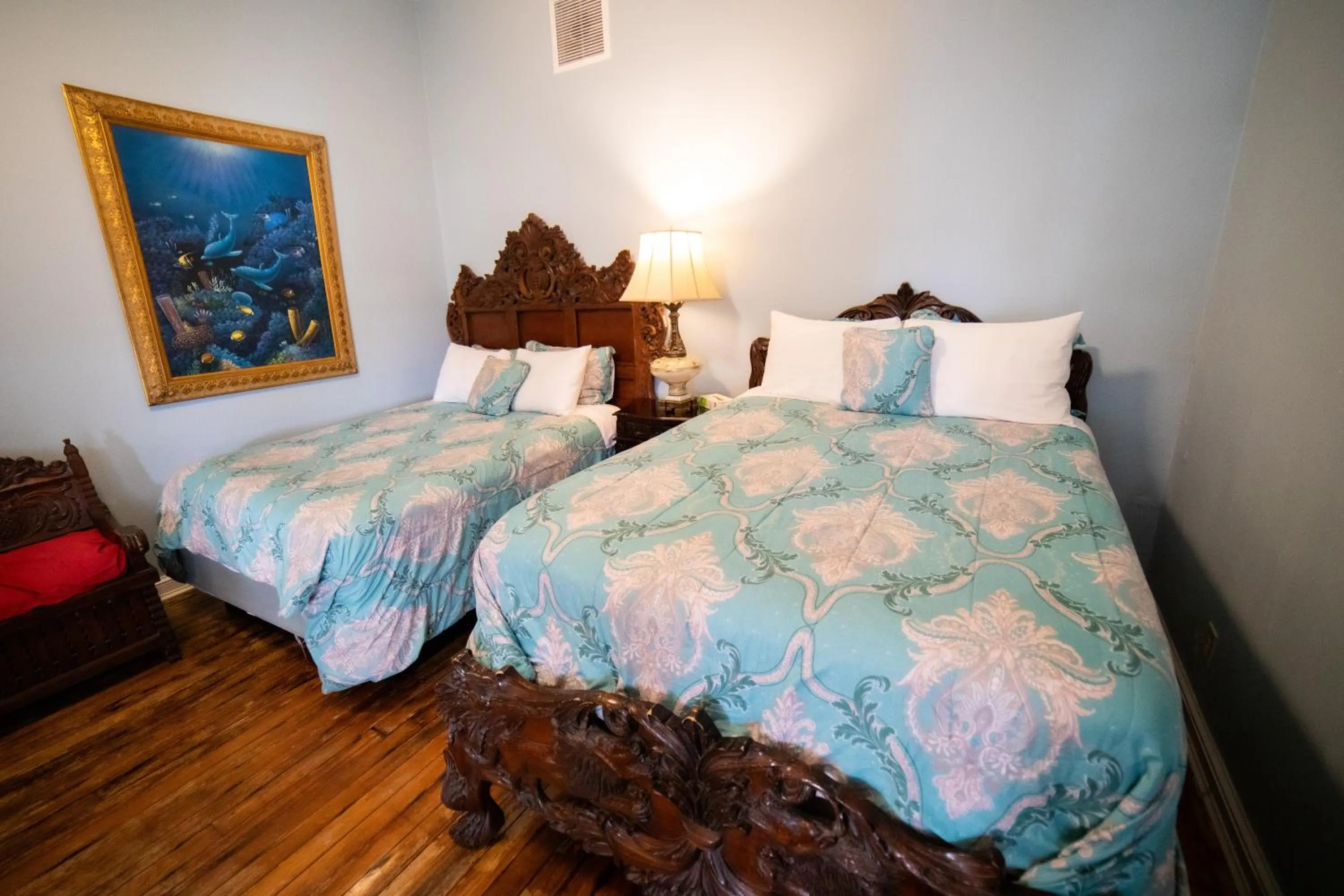 Bed in Oak Tree Hotel