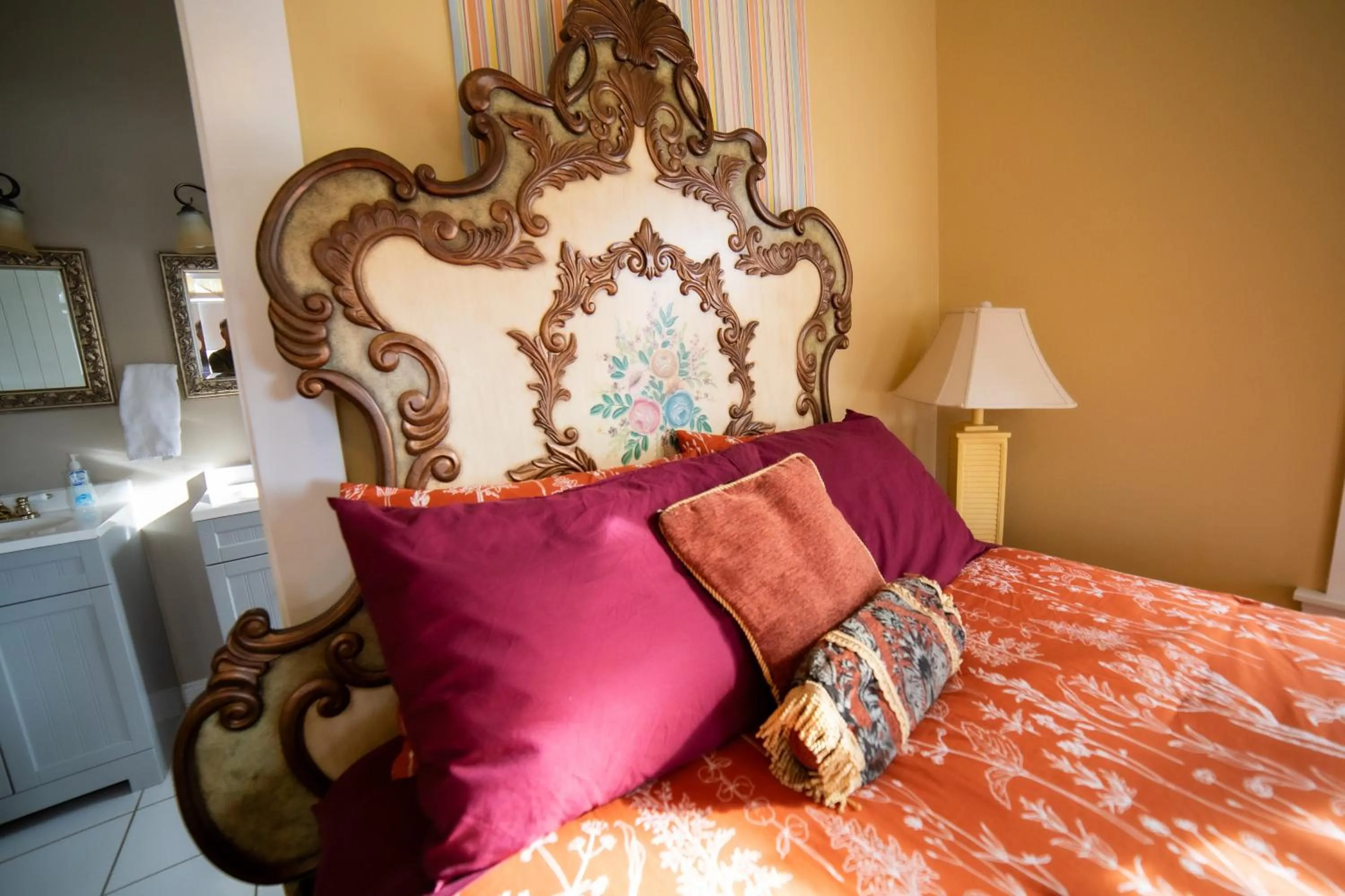 Bed in Oak Tree Hotel