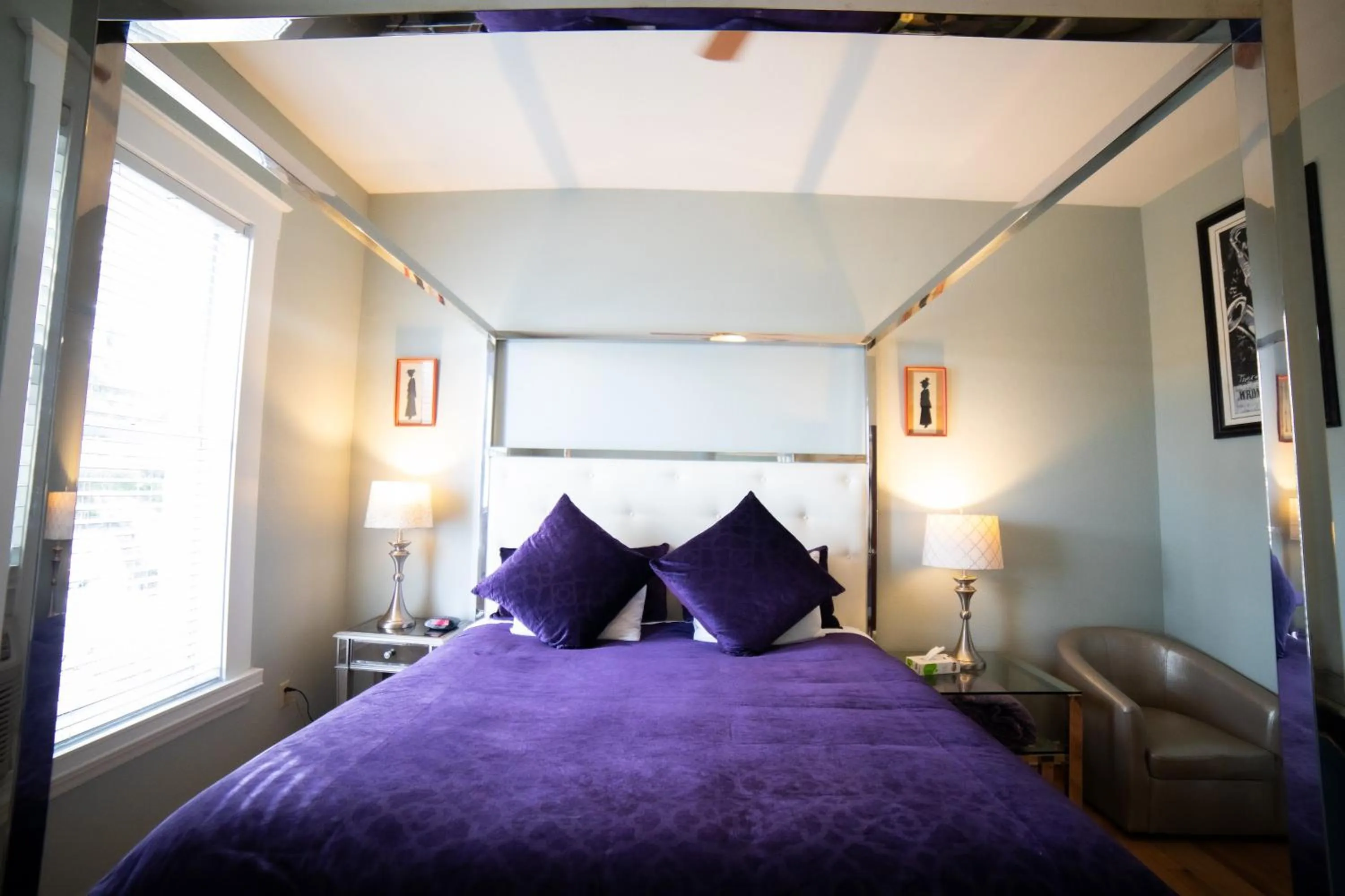 Photo of the whole room, Bed in Oak Tree Hotel