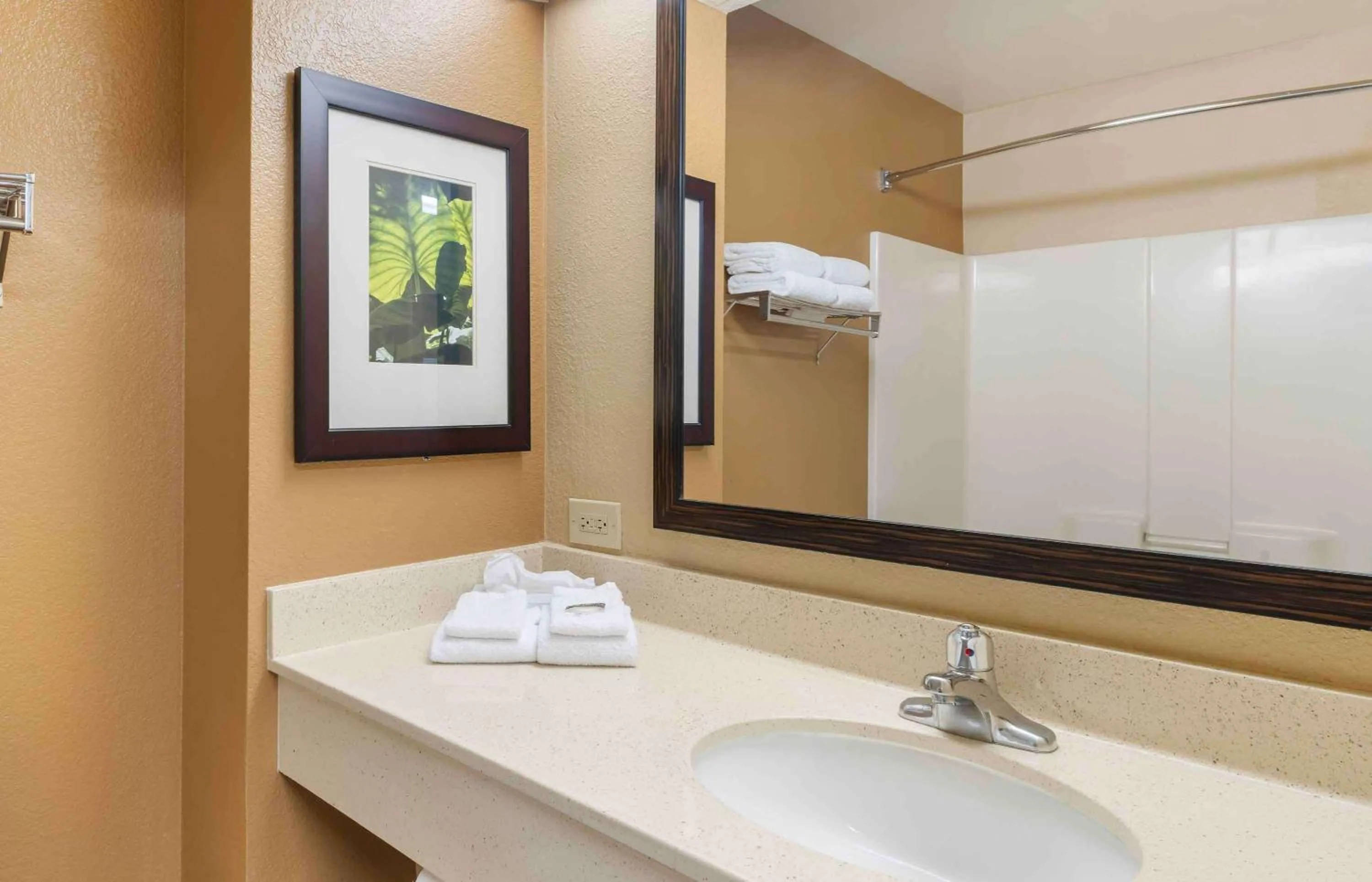 Bathroom in Extended Stay America Suites - Fairfield - Napa Valley