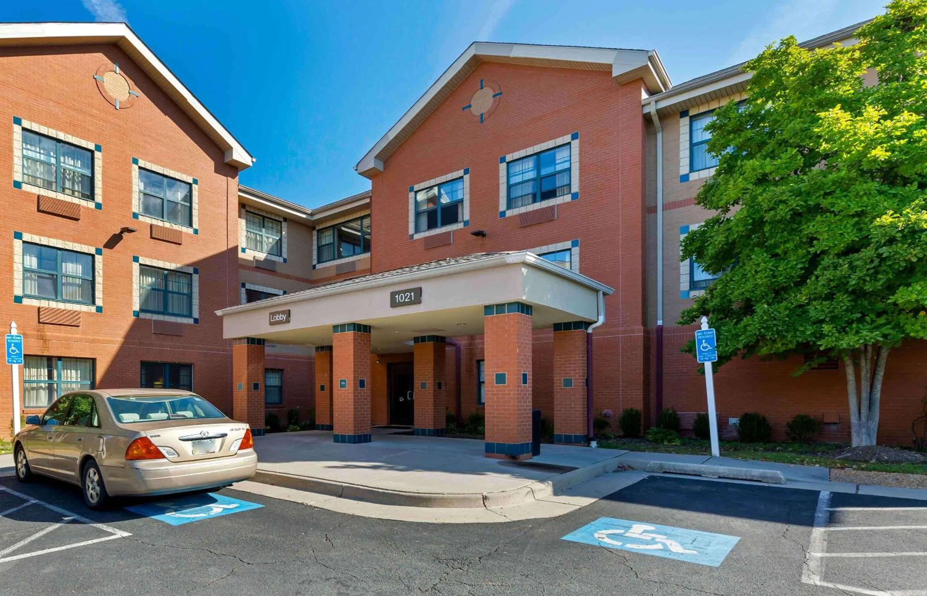Property building in Extended Stay America Suites - Washington, DC - Herndon - Dulles