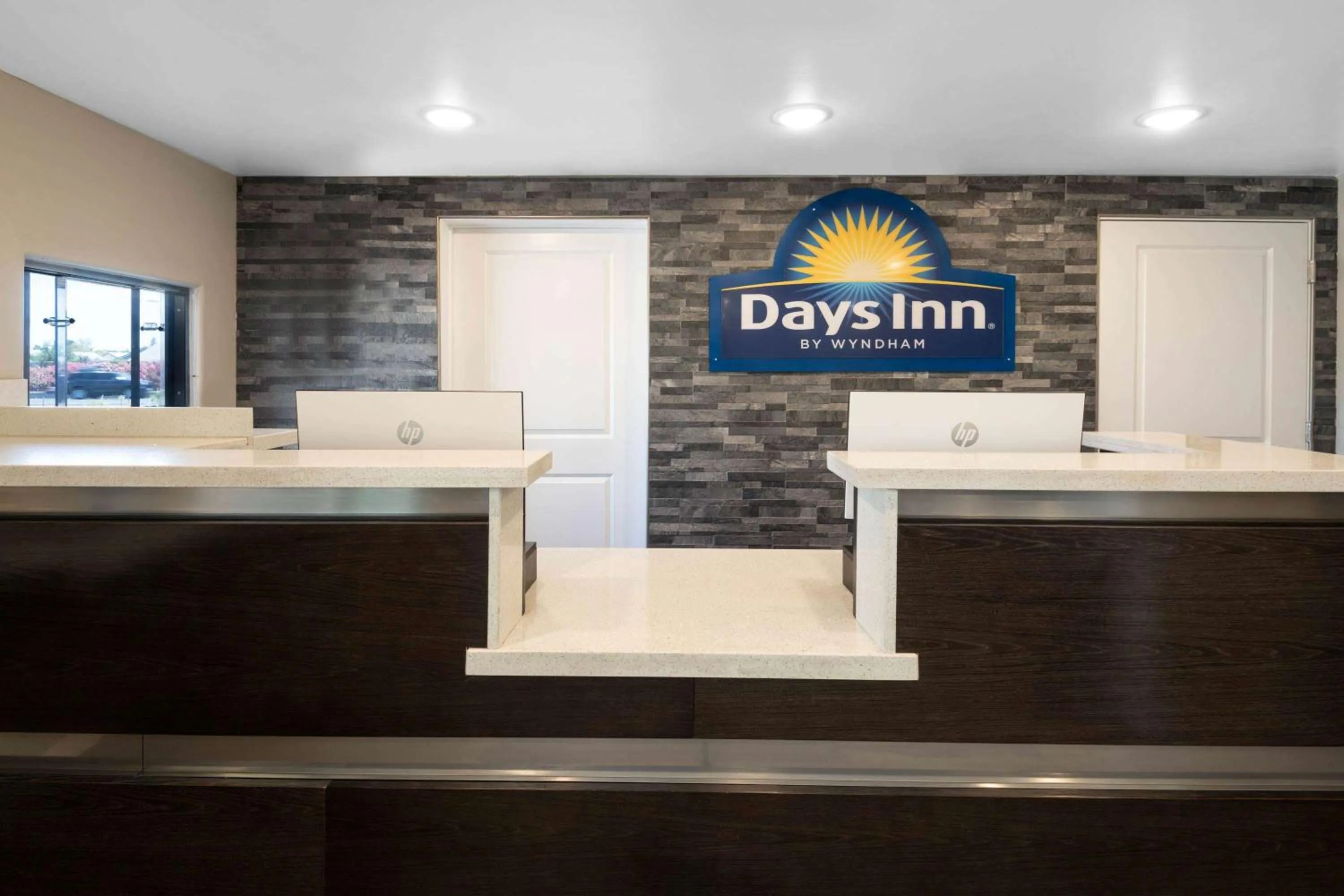 Lobby or reception in Days Inn by Wyndham Galt - Elk Grove South