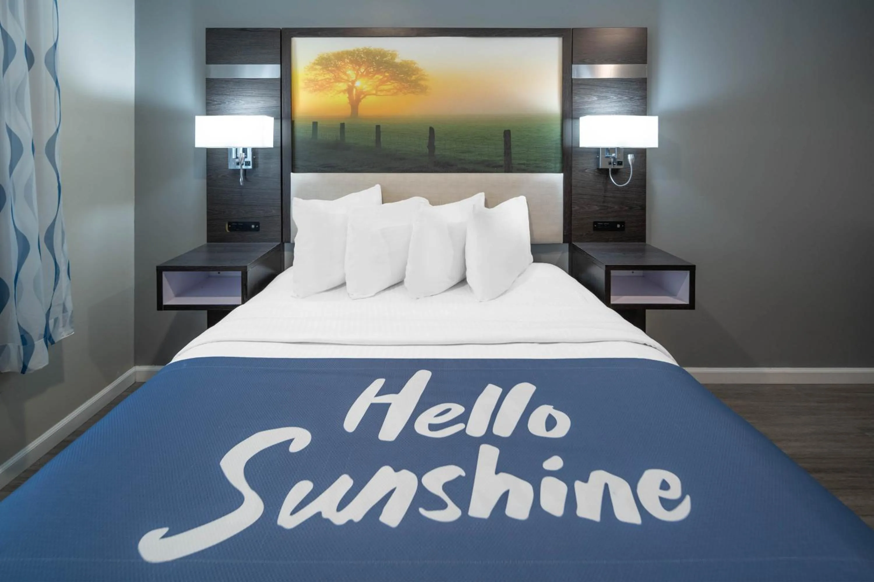 Bed in Days Inn by Wyndham Galt - Elk Grove South