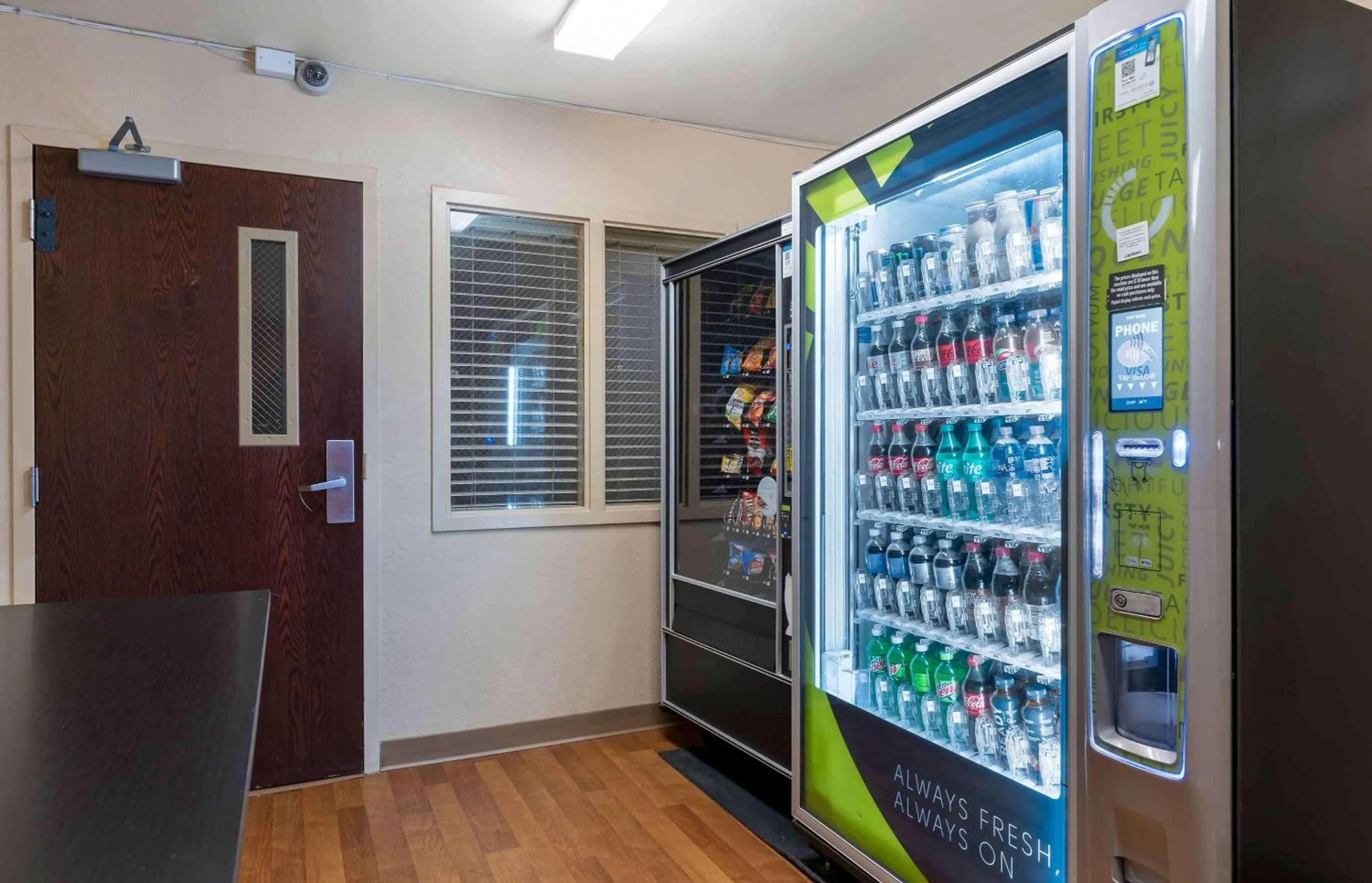 Property building in Extended Stay America Select Suites - Chicago - Hanover Park