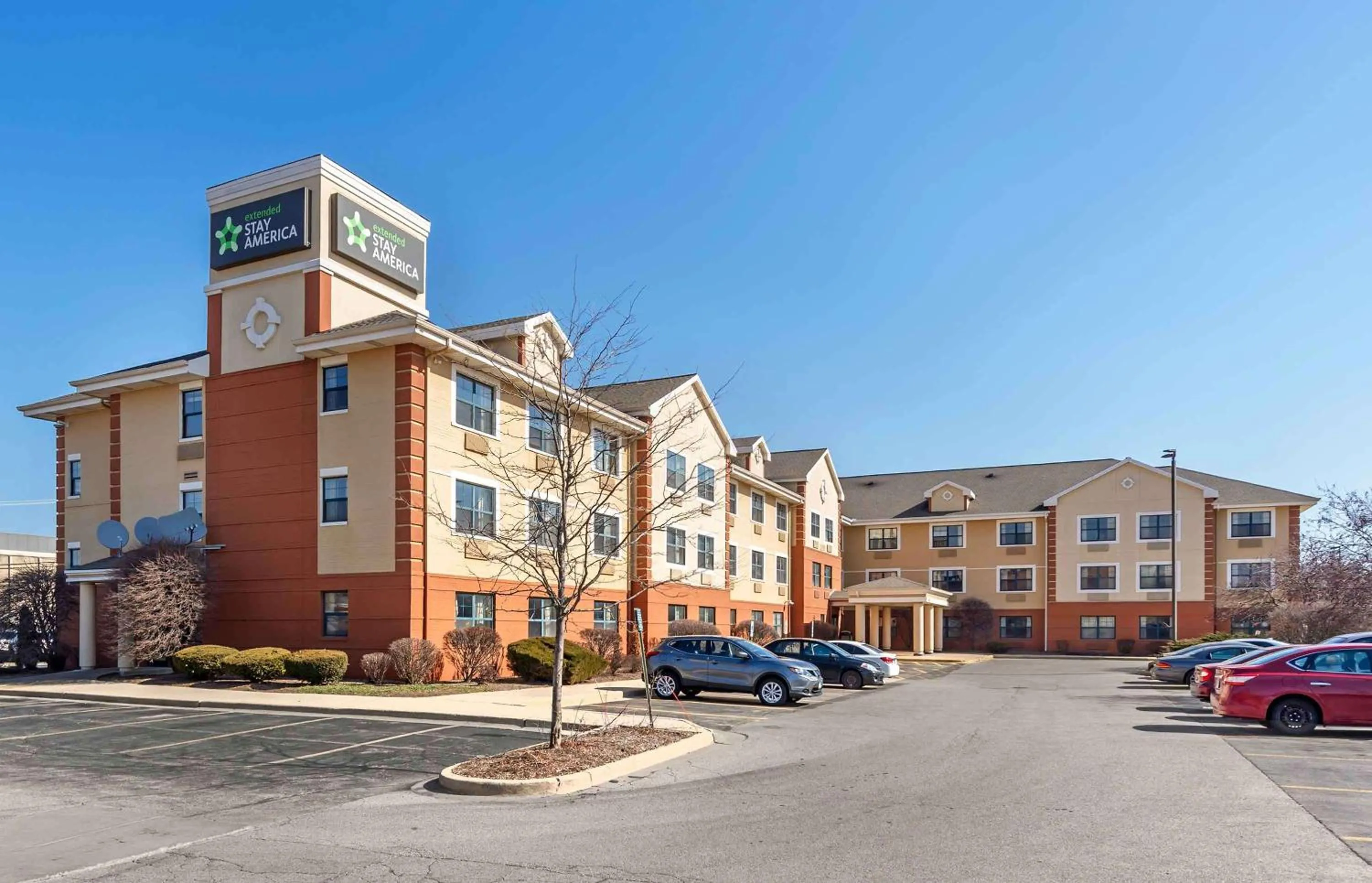 Property building in Extended Stay America Suites - Chicago - Woodfield Mall