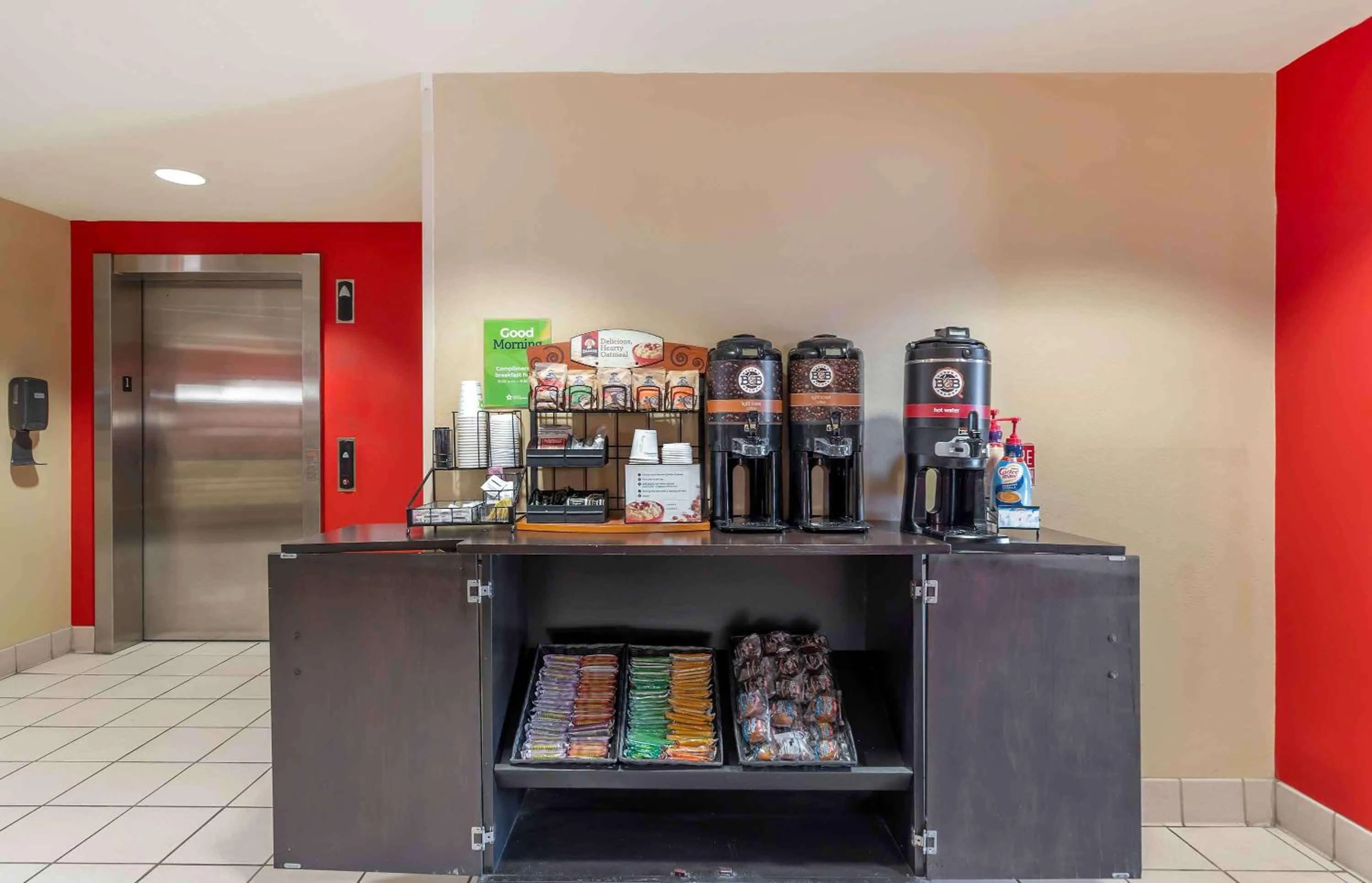 Breakfast in Extended Stay America Suites - Chicago - Woodfield Mall