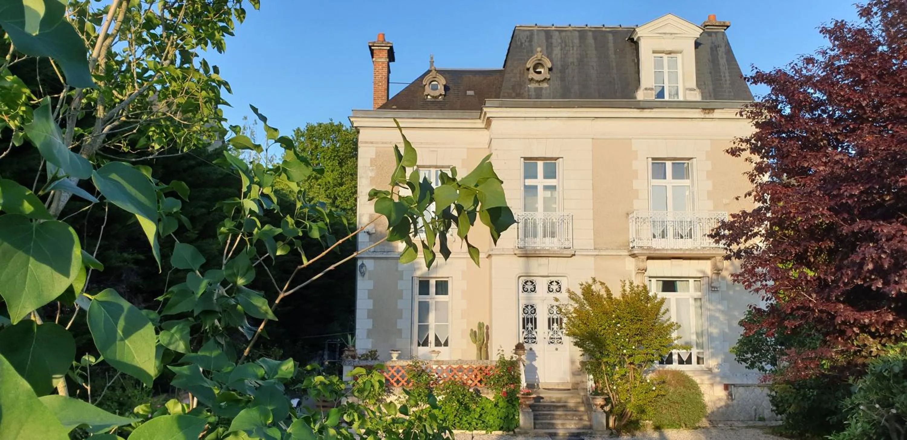 Property building in LA MAISON LEONARD