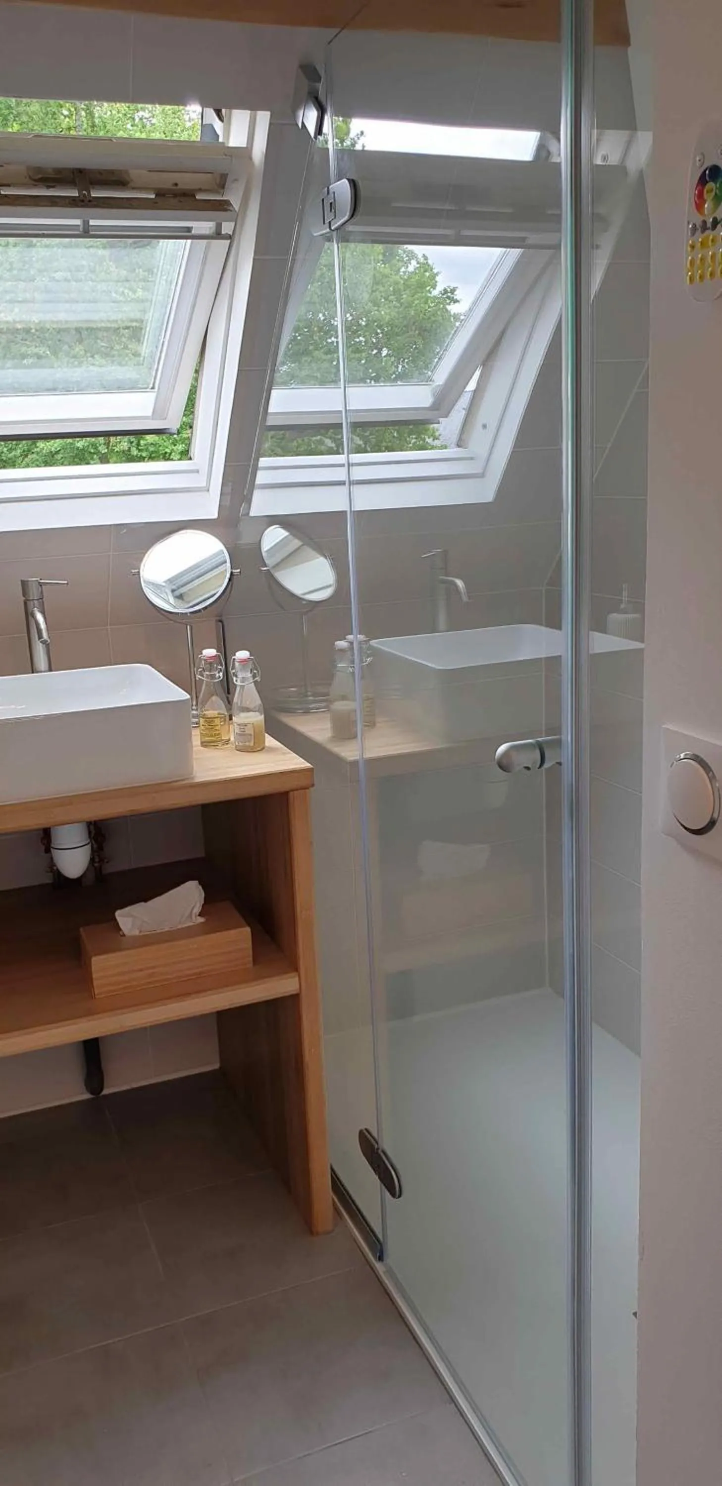 Bathroom in LA MAISON LEONARD