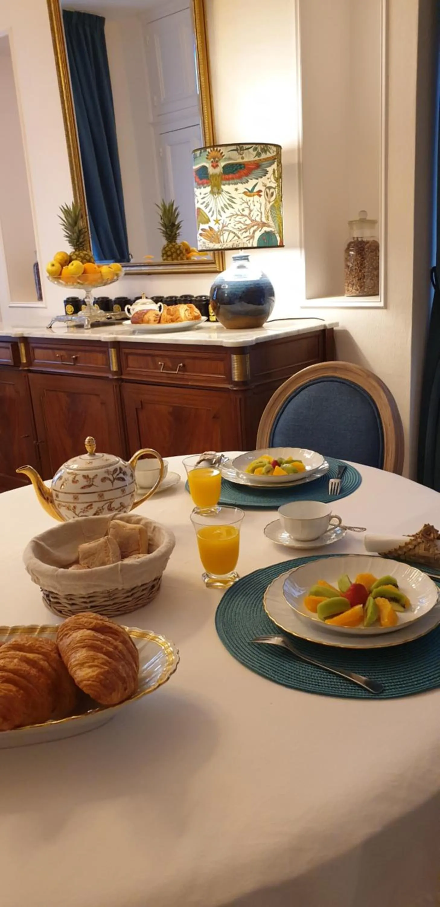 Breakfast in LA MAISON LEONARD