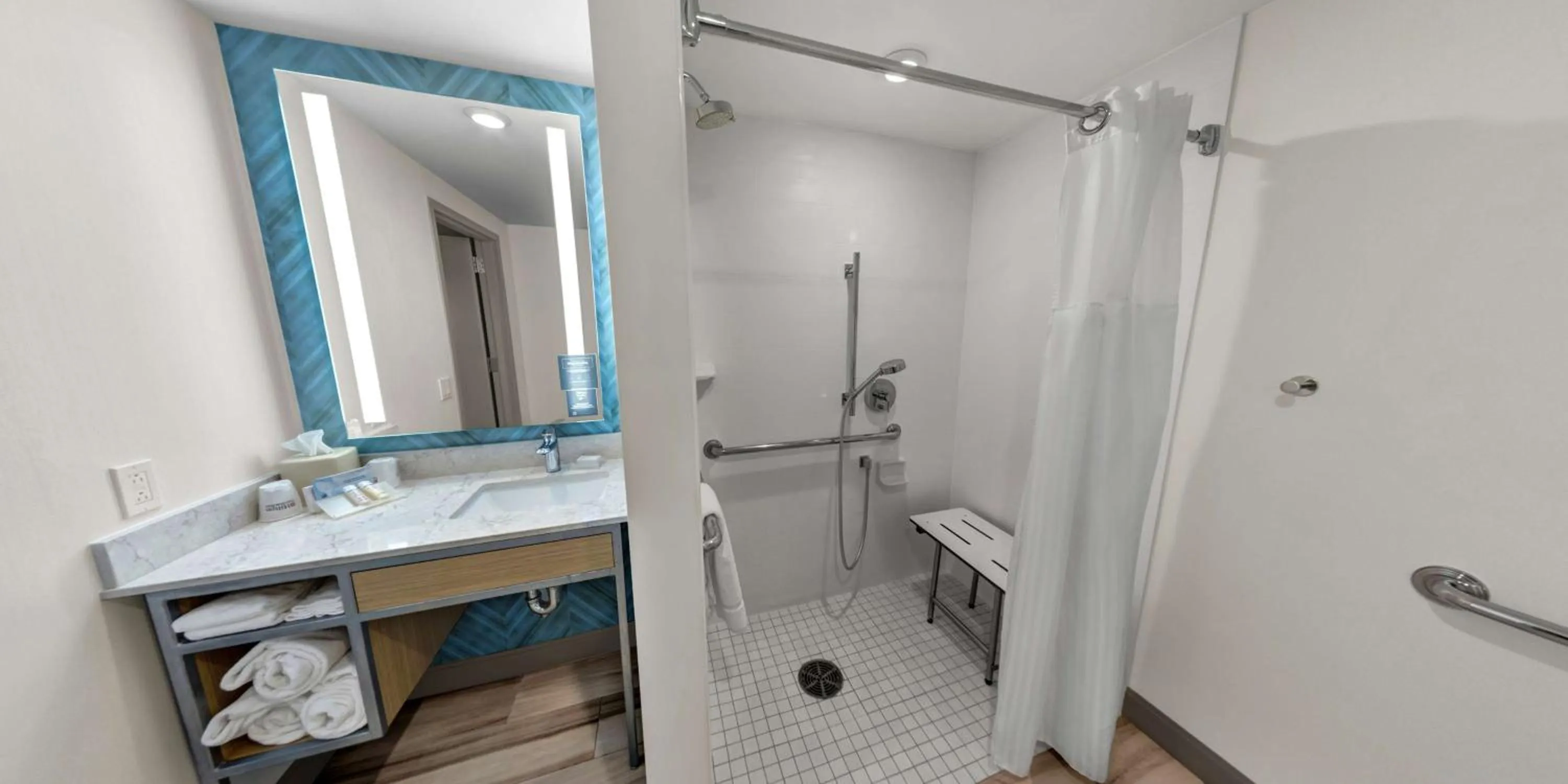 Photo of the whole room in Hilton Garden Inn Ithaca