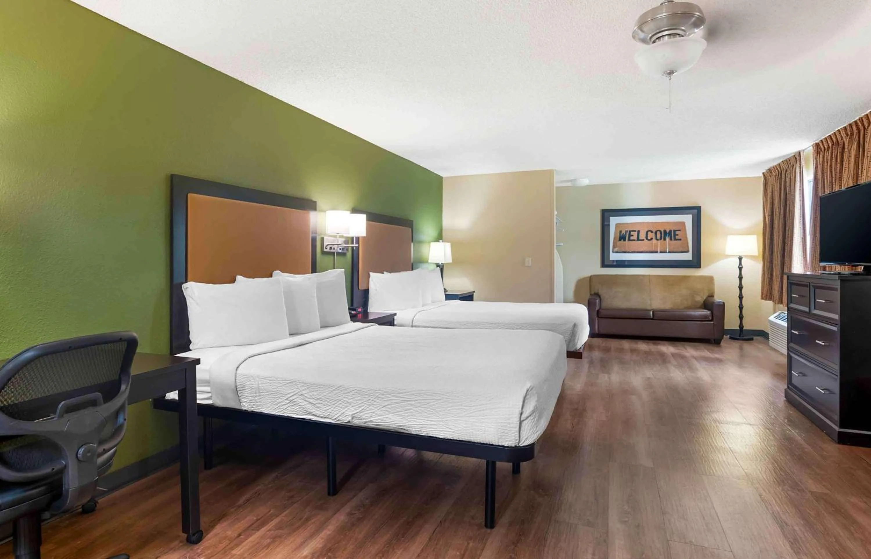 Bedroom, Bed in Extended Stay America Suites - Palm Springs - Airport