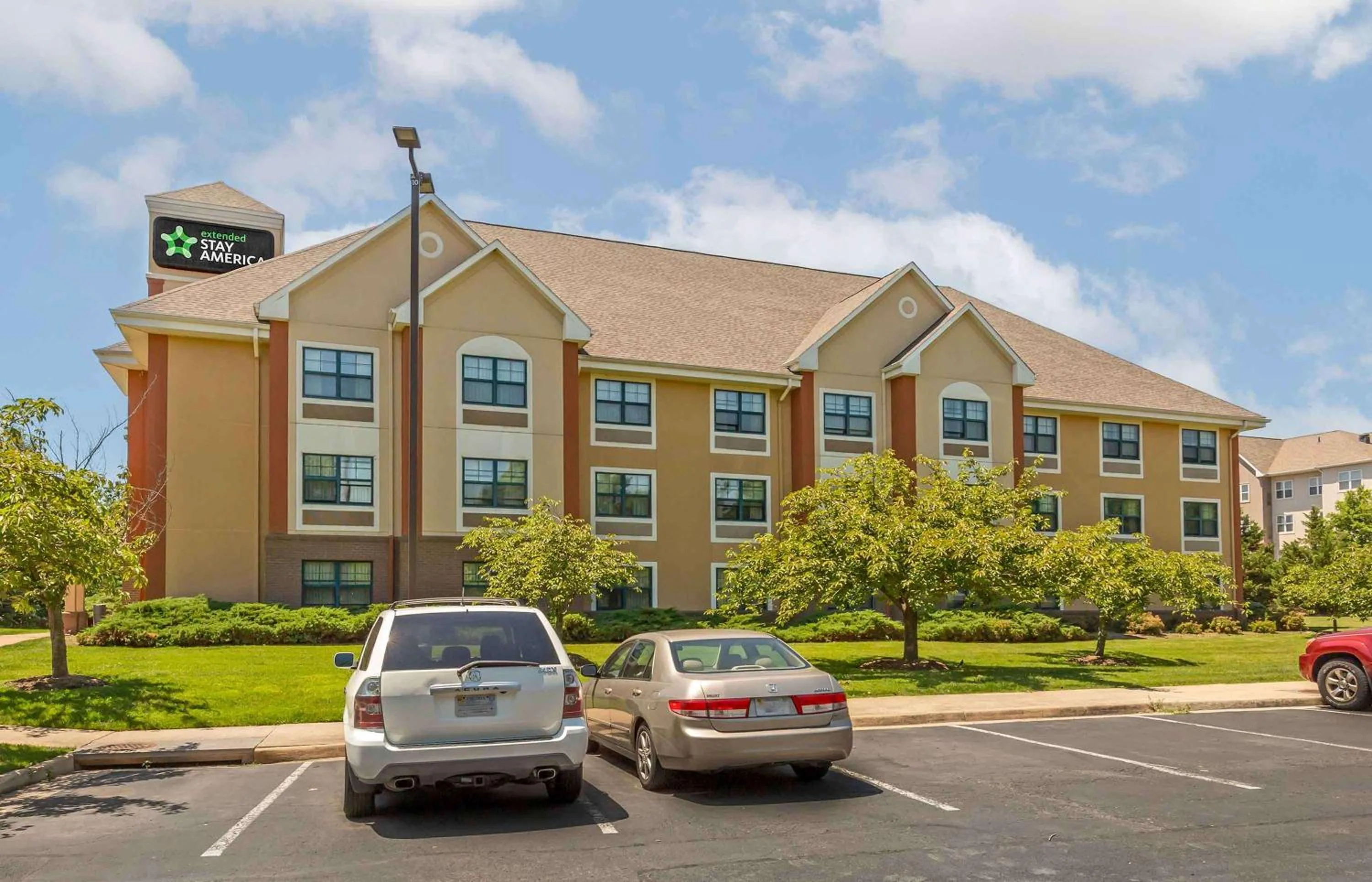 Property building in Extended Stay America Suites - Washington, DC - Chantilly - Dulles South