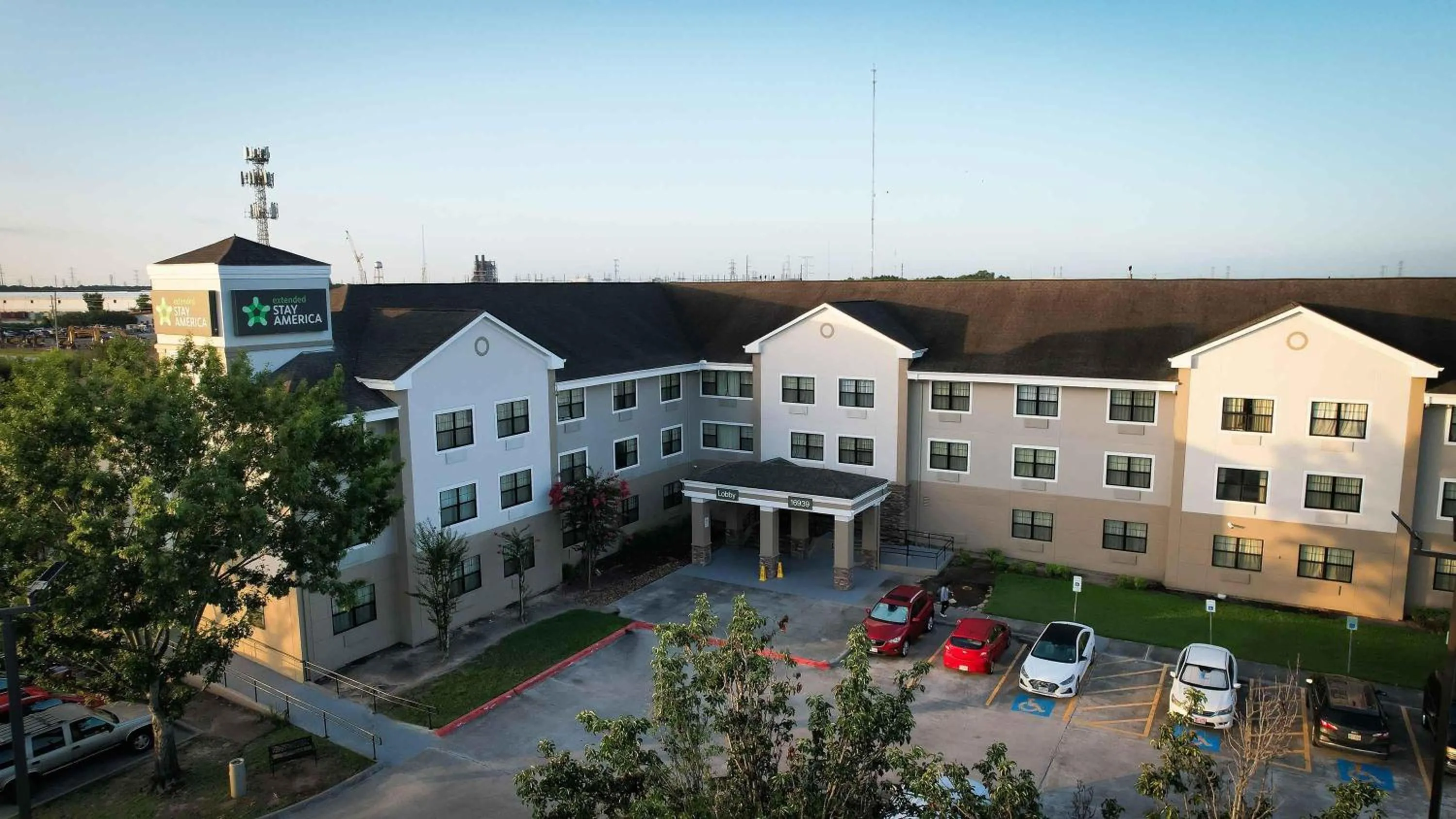 Property building in Extended Stay America Select Suites - Houston - Willowbrook - HWY 249