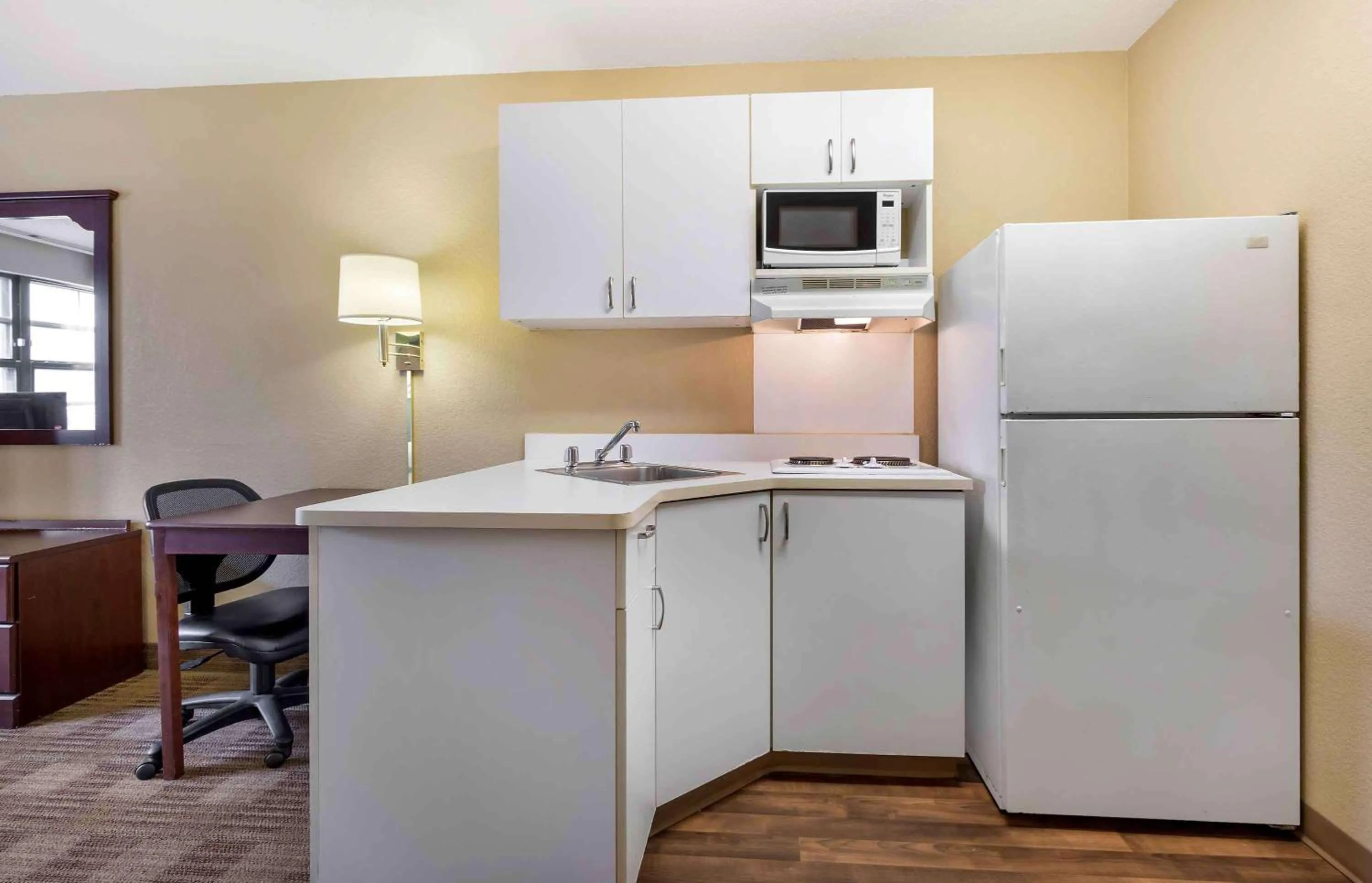 Kitchen or kitchenette in Extended Stay America Suites - Austin - Round Rock - South