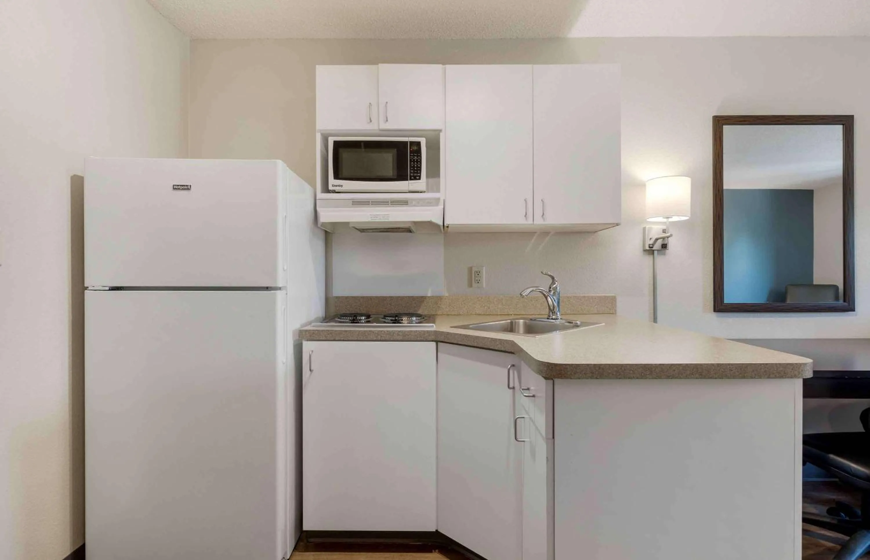 Kitchen or kitchenette in Extended Stay America Select Suites - Dallas - Lewisville