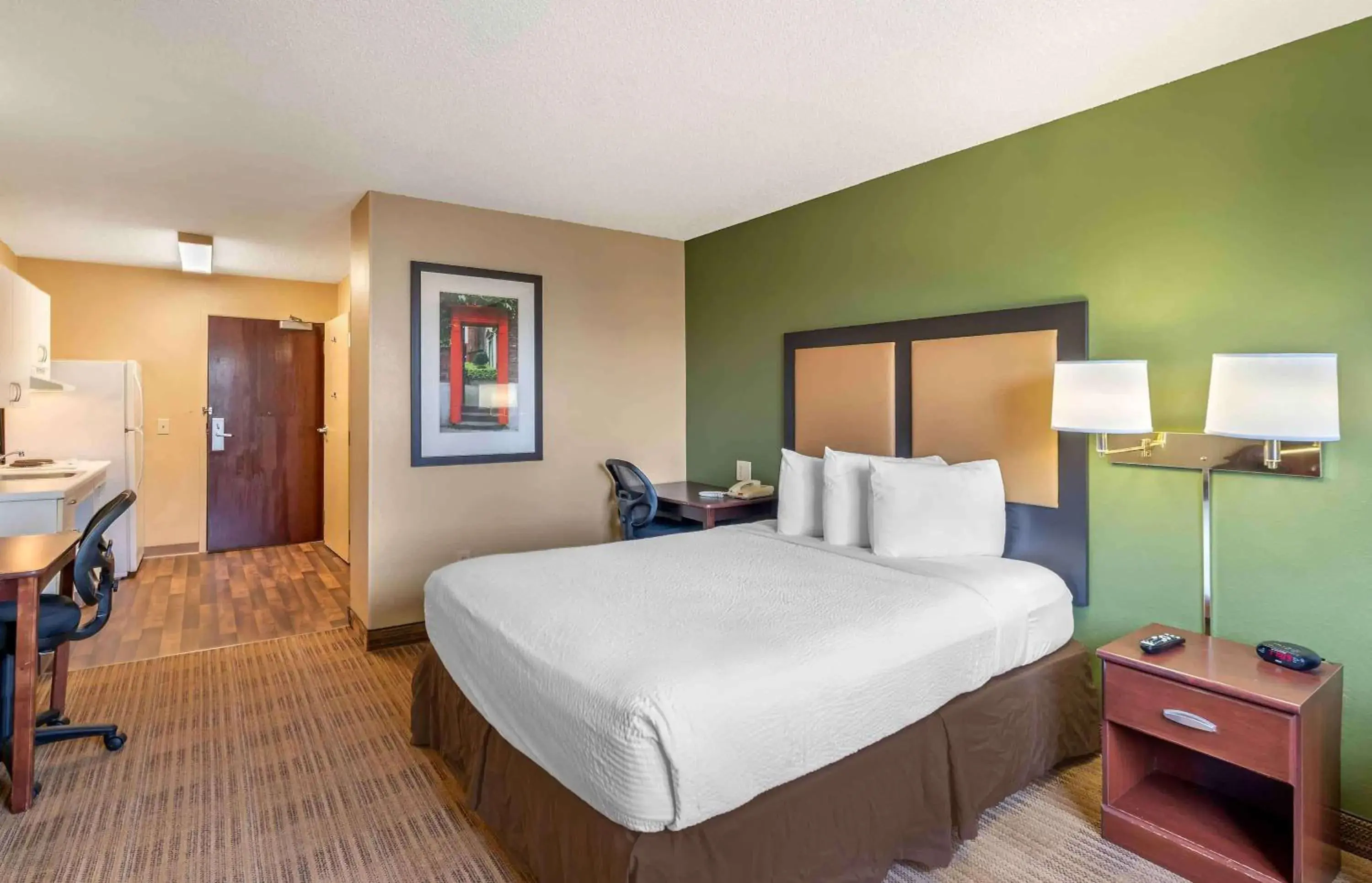 Queen studio with 1 Queen Bed - Disability Access/Non-Smoking in Extended Stay America Suites - Hampton - Coliseum Queen studio with 1 Queen Bed - Disability Access/Non-Smoking in Extended Stay America Suites - Hampton - Coliseum
