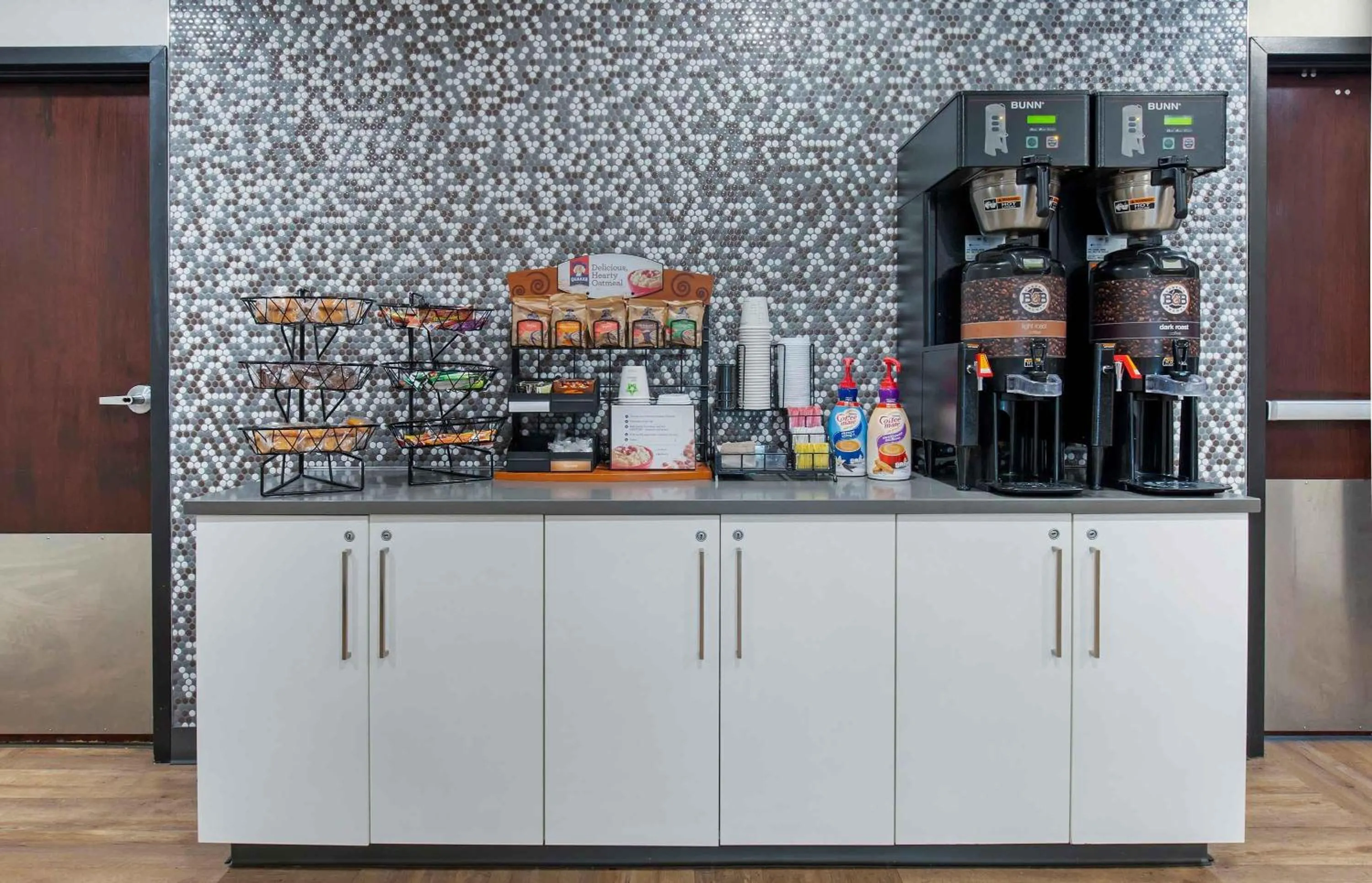 Breakfast in Extended Stay America Suites - Washington, DC - Alexandria - Landmark