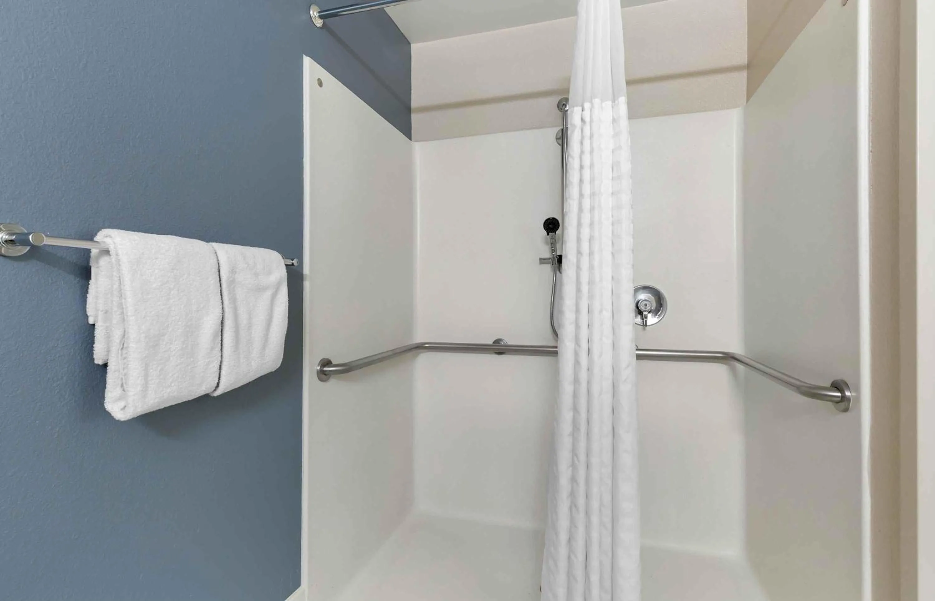 Bathroom in Extended Stay America Suites - Washington, DC - Alexandria - Landmark