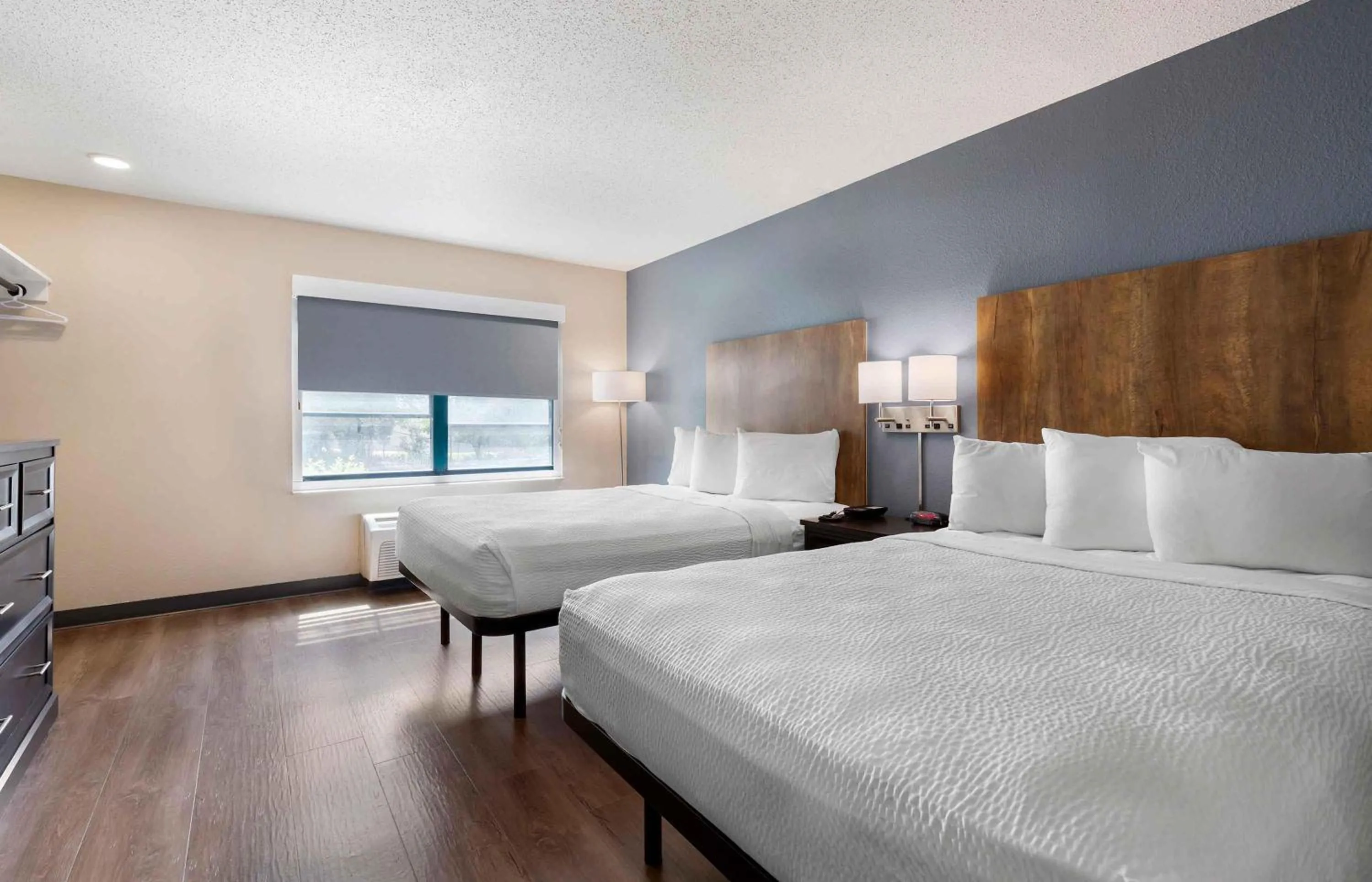 Bedroom, Bed in Extended Stay America Suites - Washington, DC - Alexandria - Landmark