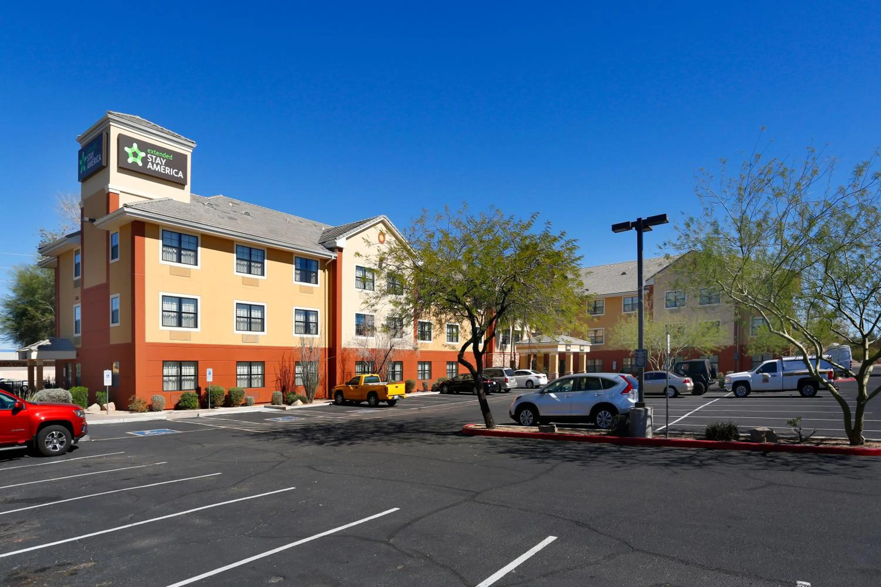 Property building in Extended Stay America Select Suites - Phoenix - Deer Valley