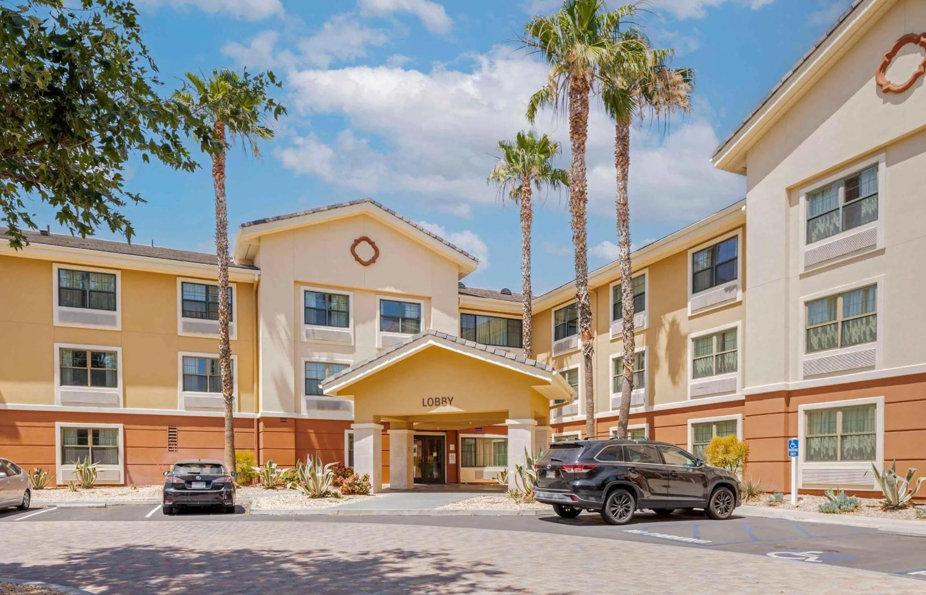 Property building in Extended Stay America Suites - Los Angeles - Simi Valley