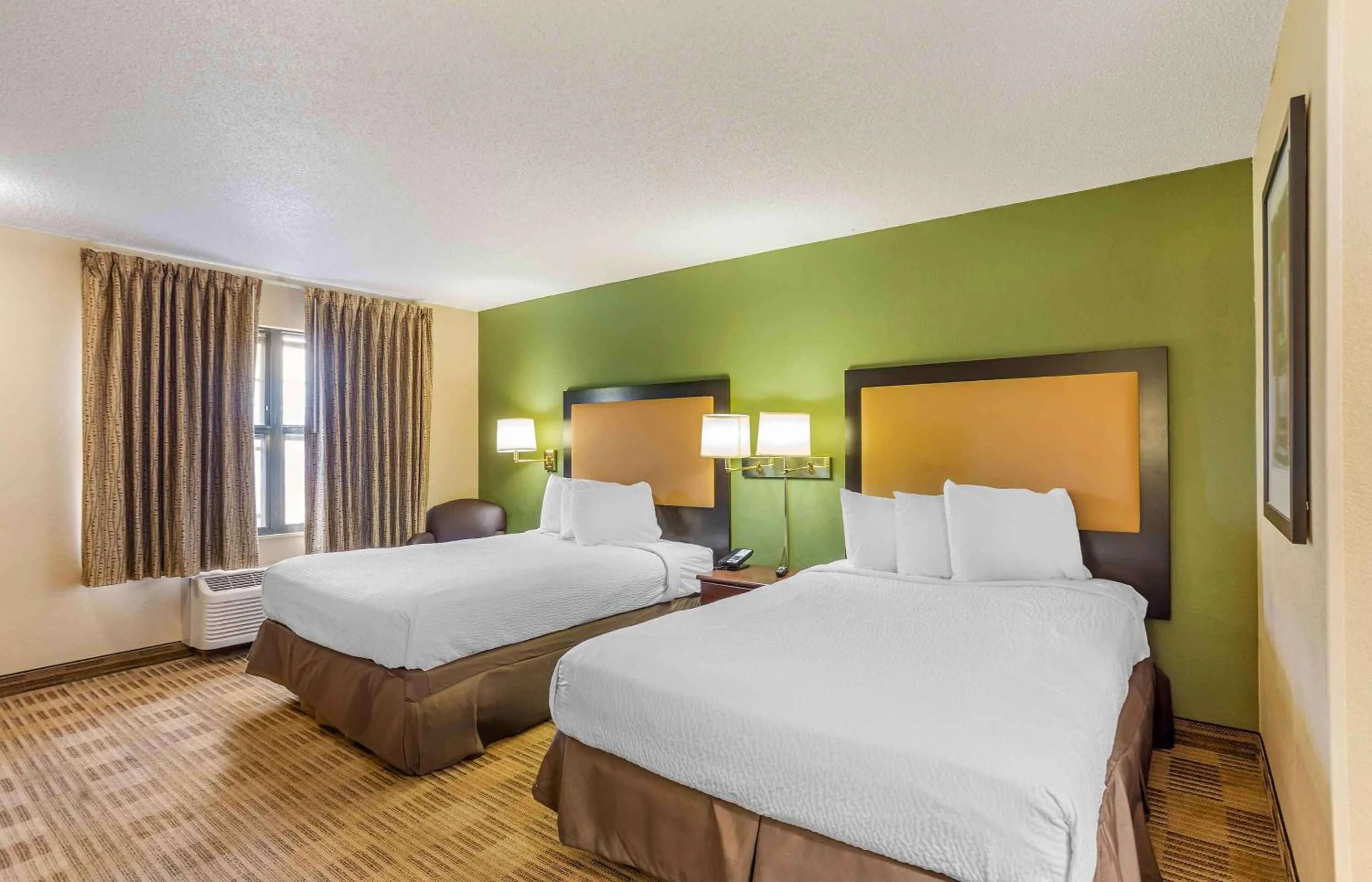 Bedroom, Bed in Extended Stay America Select Suites - Philadelphia - Malvern - Great Valley