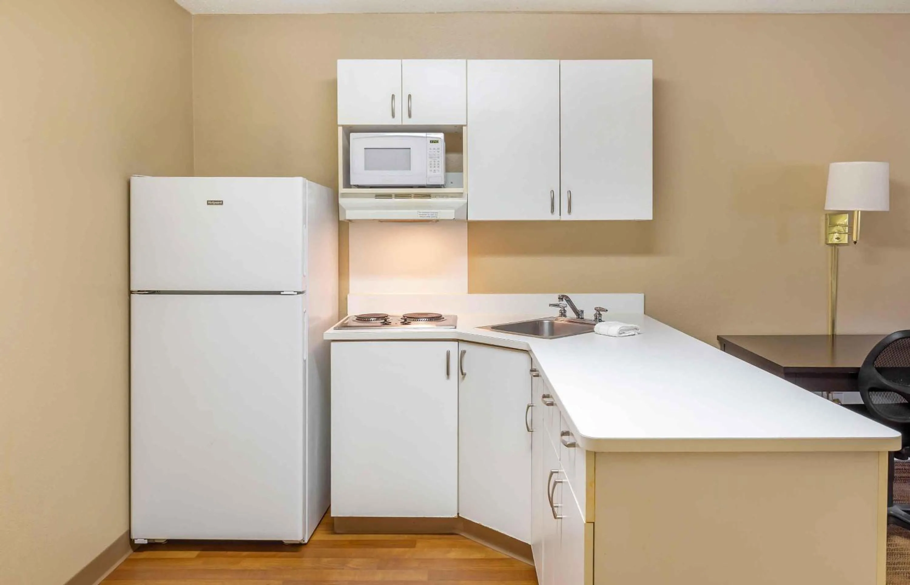 Kitchen or kitchenette in Extended Stay America Suites - Atlanta - Kennesaw Town Center