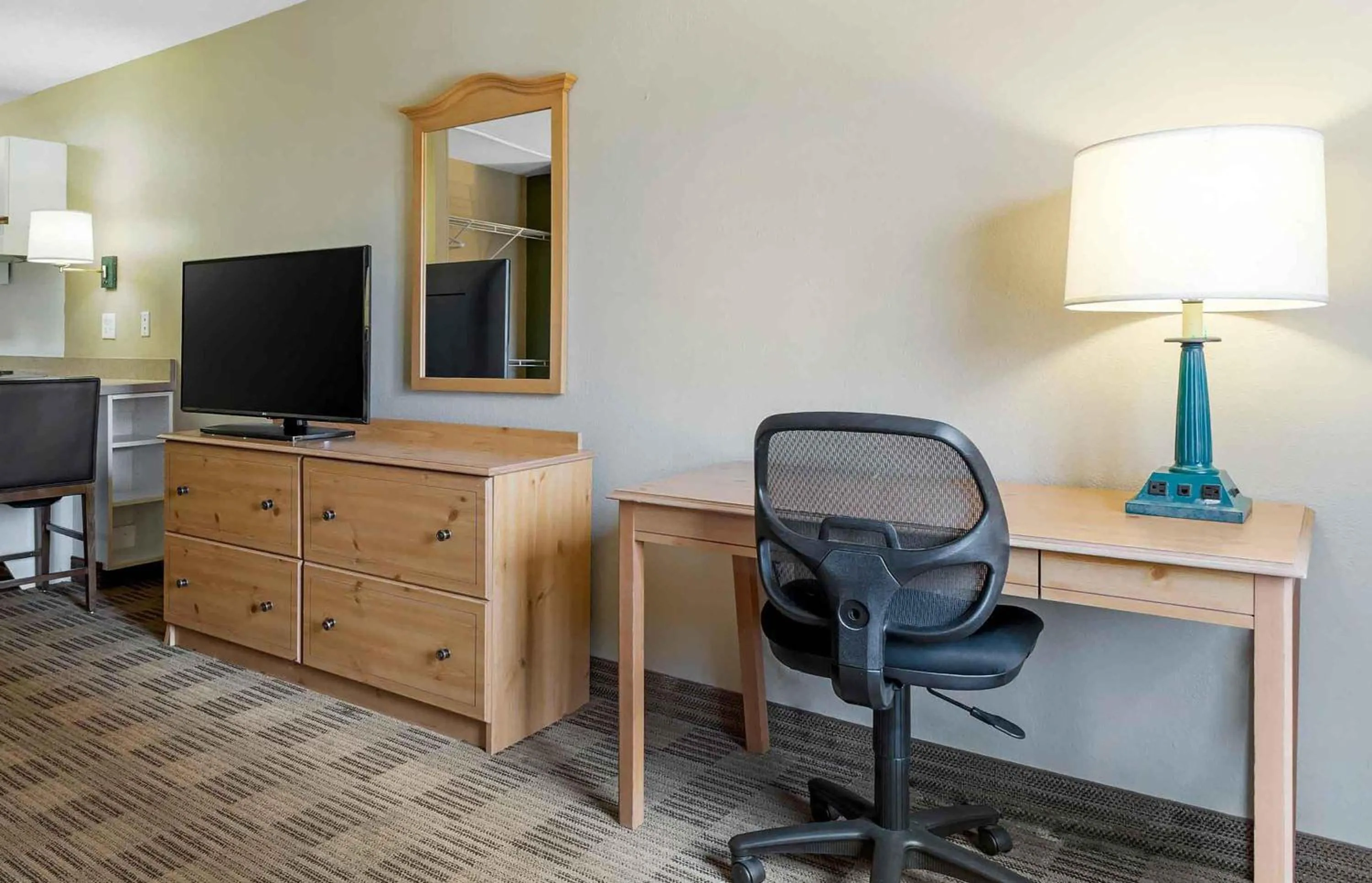 Bedroom in Extended Stay America Suites - Atlanta - Kennesaw Town Center
