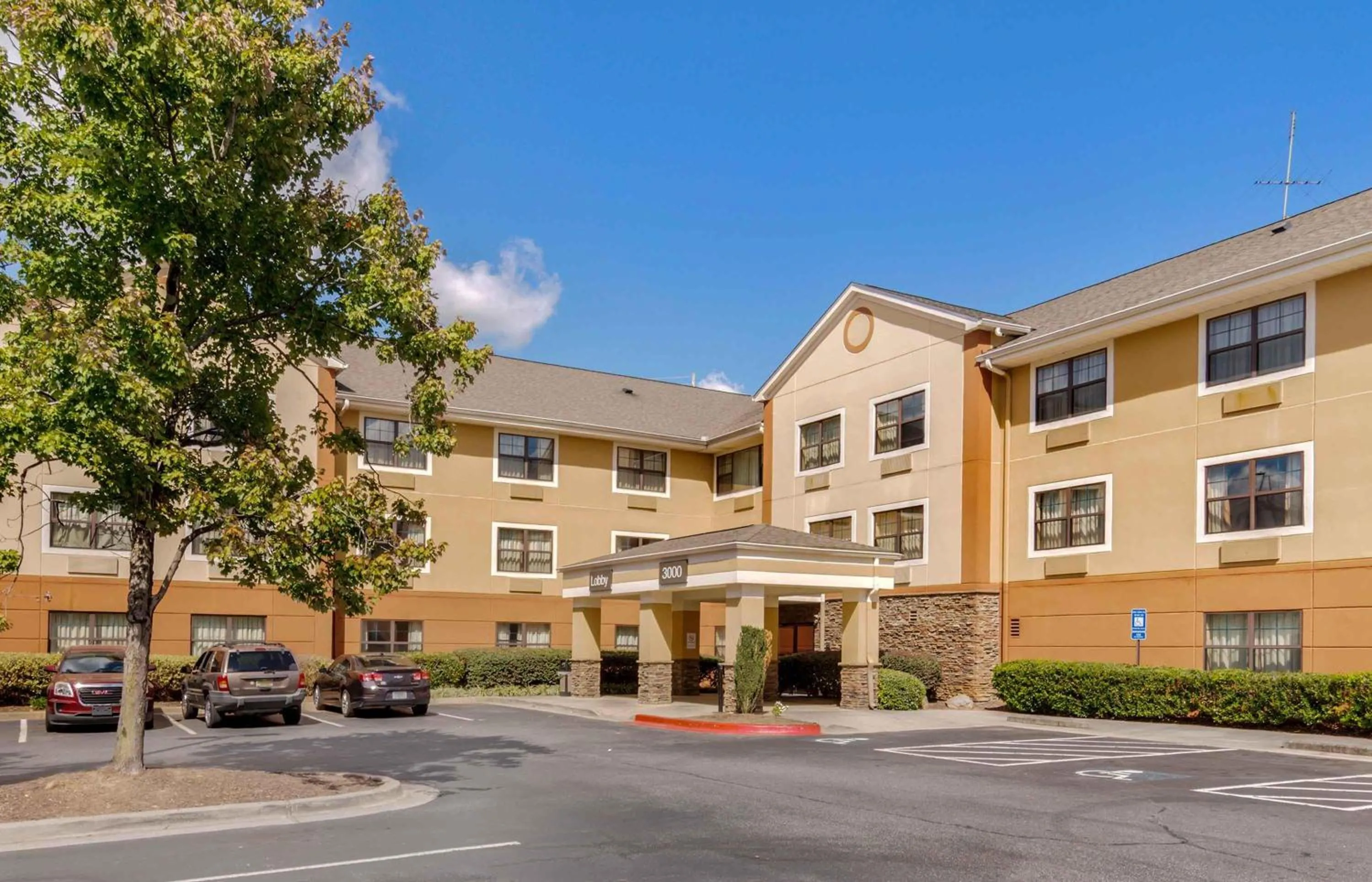 Property building in Extended Stay America Suites - Atlanta - Kennesaw Town Center