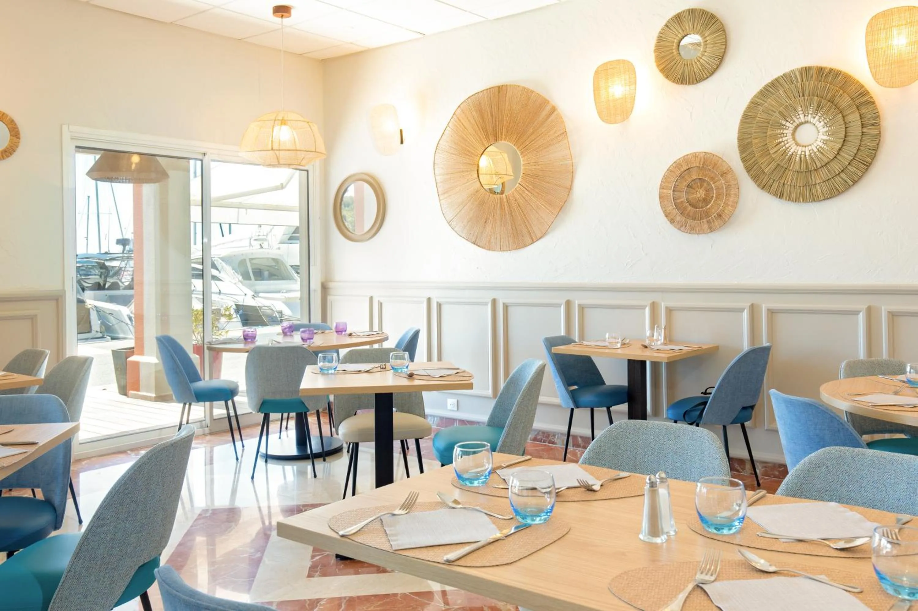 Restaurant/places to eat in Best Western Plus La Marina