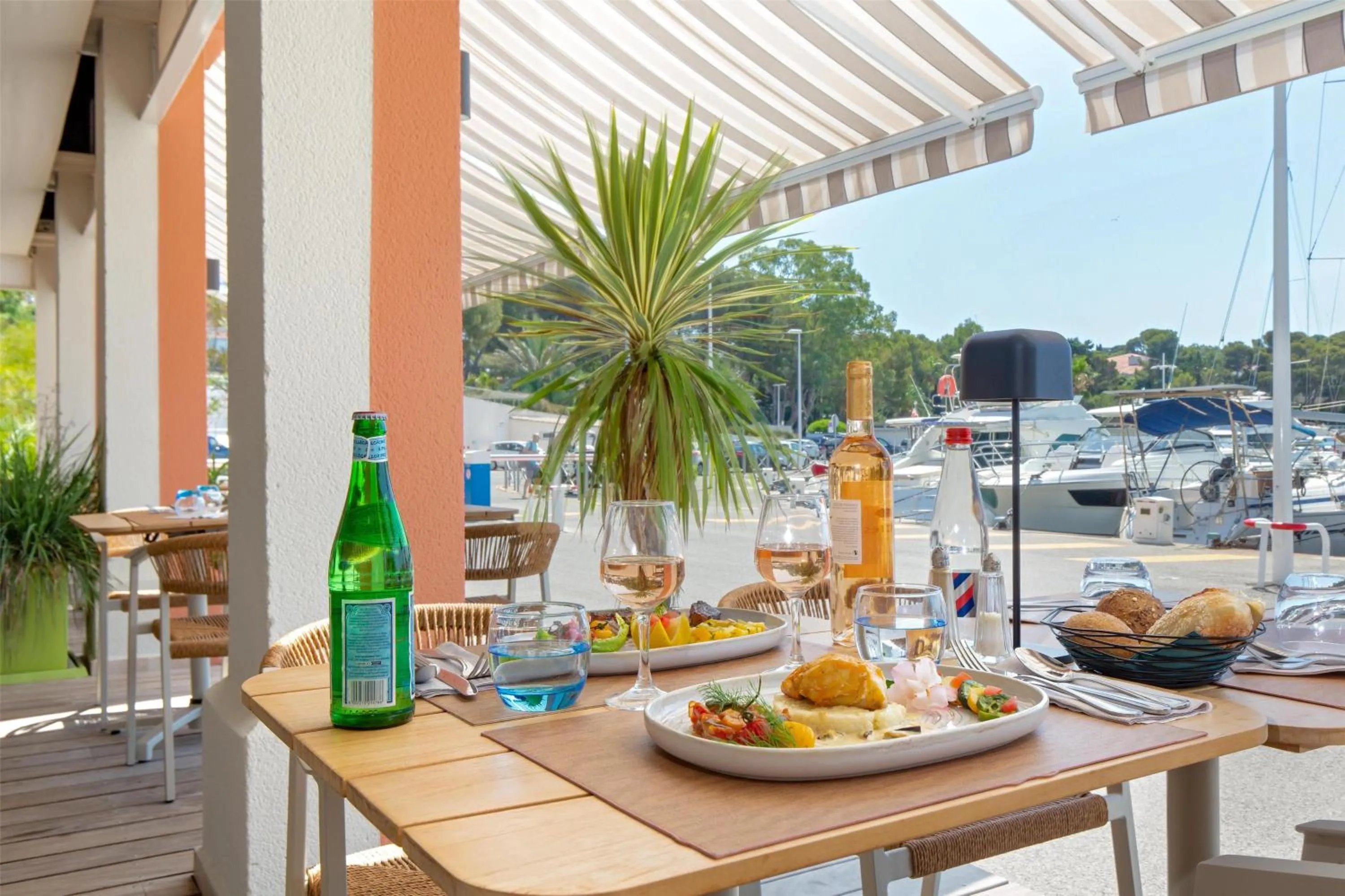 Restaurant/places to eat in Best Western Plus La Marina