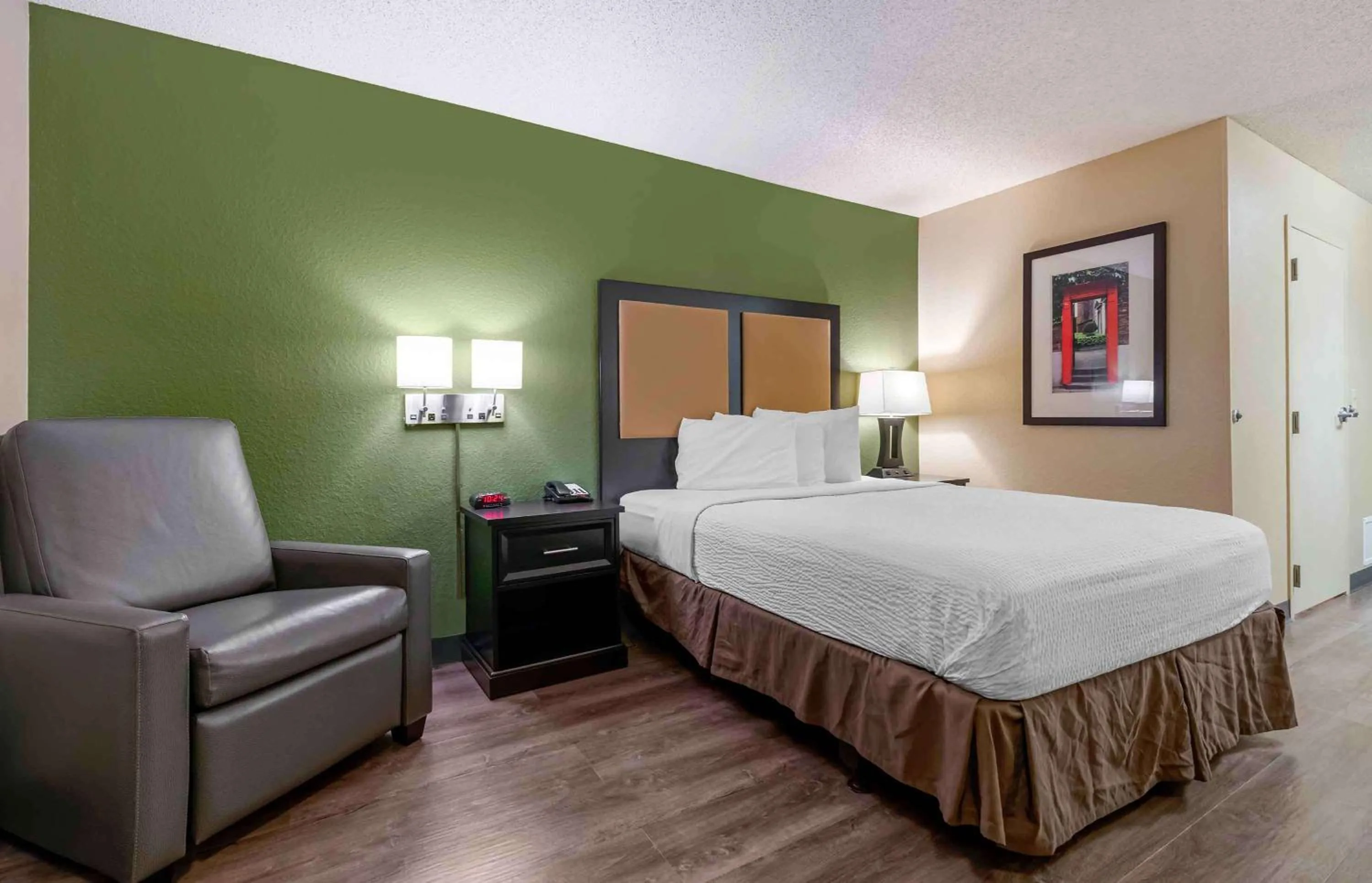 Bedroom, Bed in Extended Stay America Select Suites - Atlanta - Clairmont
