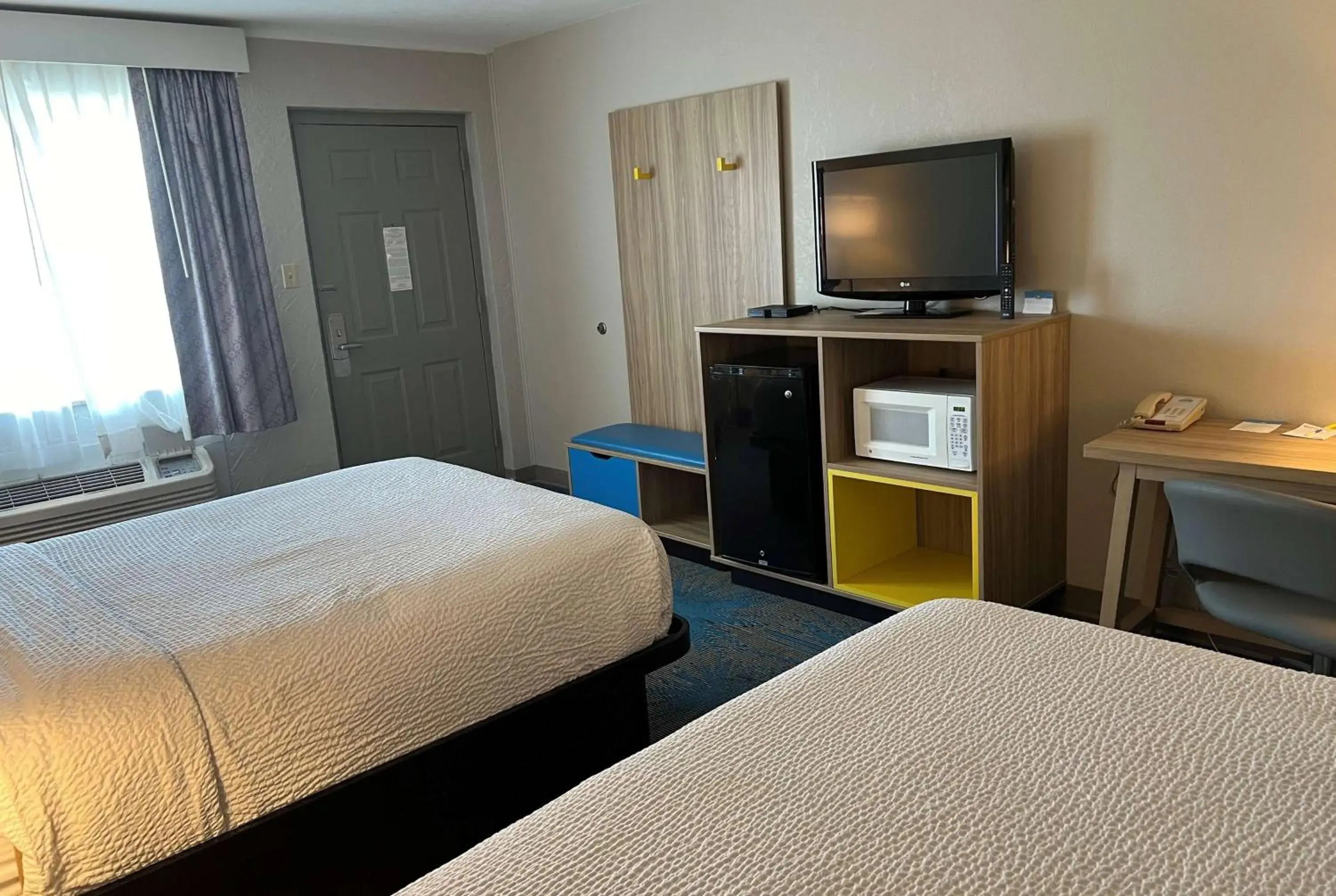 Double Room with Two Double Beds - Smoking in Days Inn by Wyndham Hays Double Room with Two Double Beds - Smoking in Days Inn by Wyndham Hays