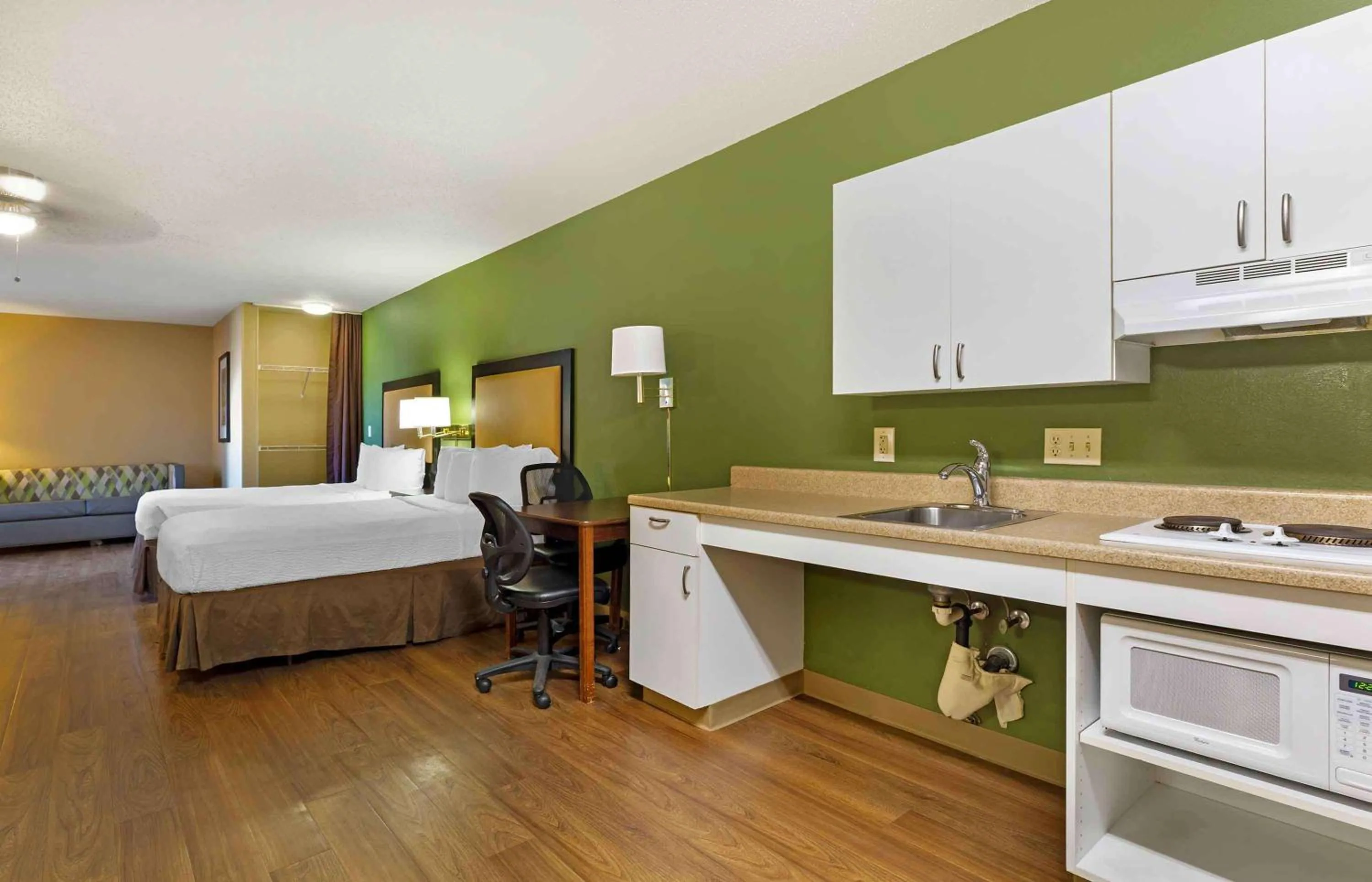 Bedroom, Bed in Extended Stay America Select Suites - Hartford - Manchester