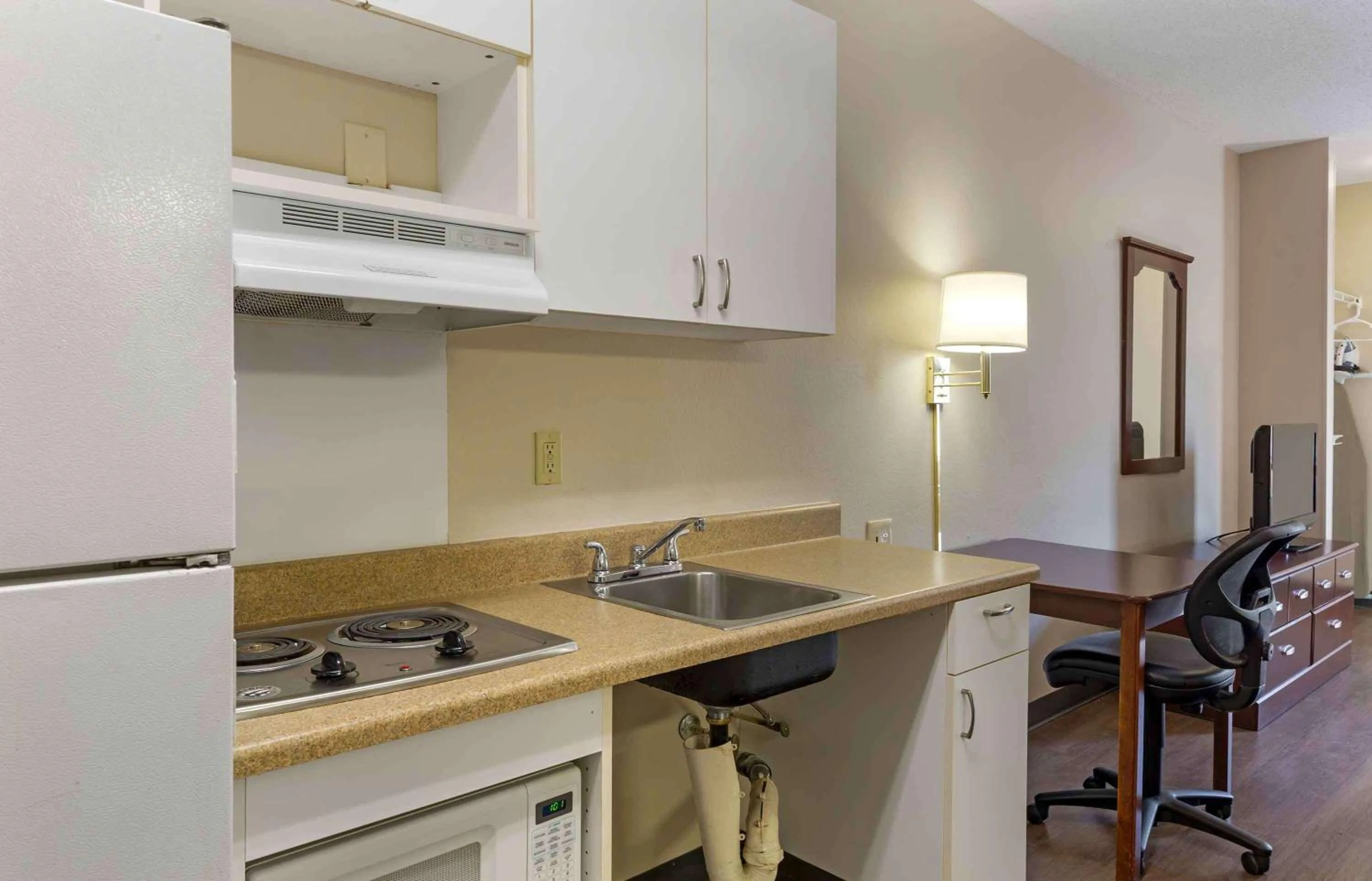 Bedroom in Extended Stay America Select Suites - Hartford - Manchester