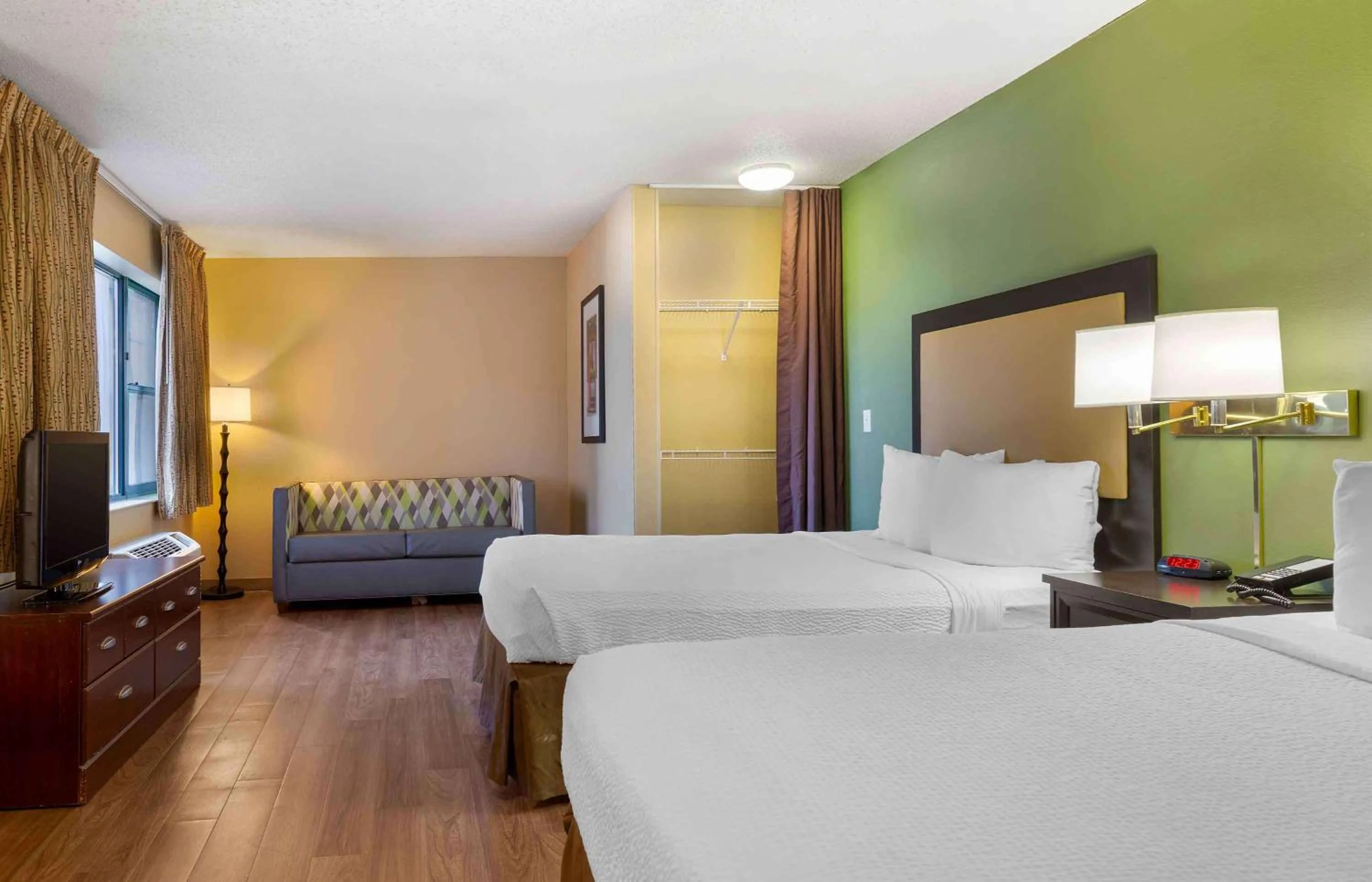 Bedroom, Bed in Extended Stay America Select Suites - Hartford - Manchester