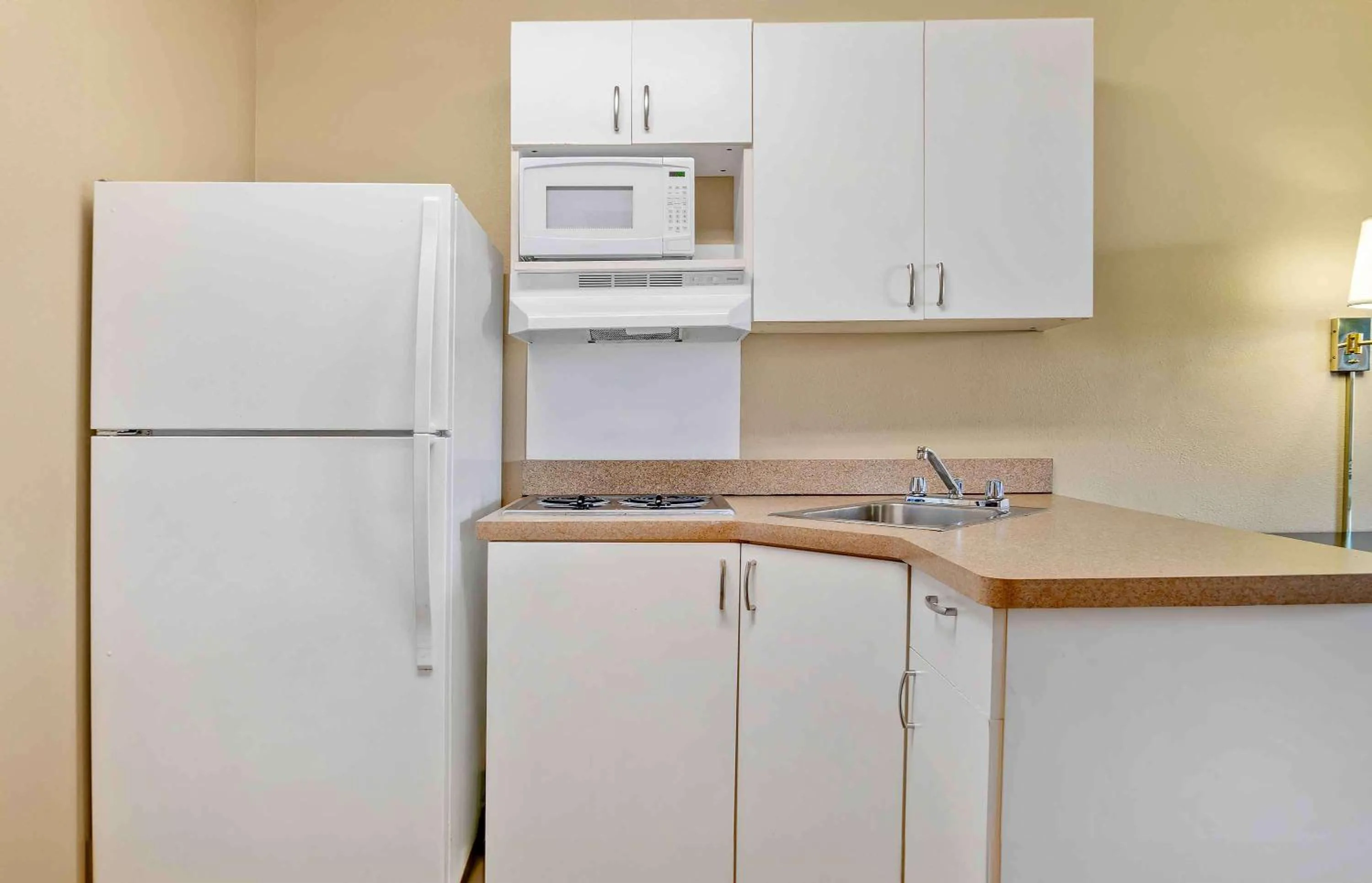 Bedroom in Extended Stay America Select Suites - Grand Rapids - Kentwood