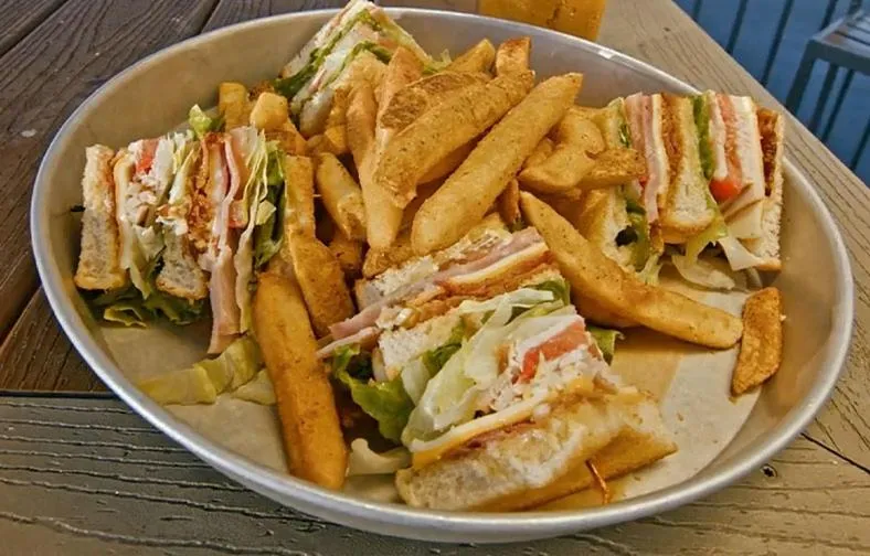 Restaurant/places to eat in Gaido's Seaside Inn